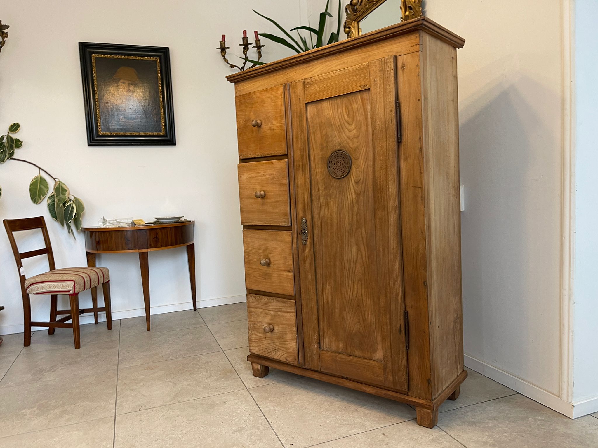 ALTER uriger Brotschrank Almerschrank Speiskasten G1038
