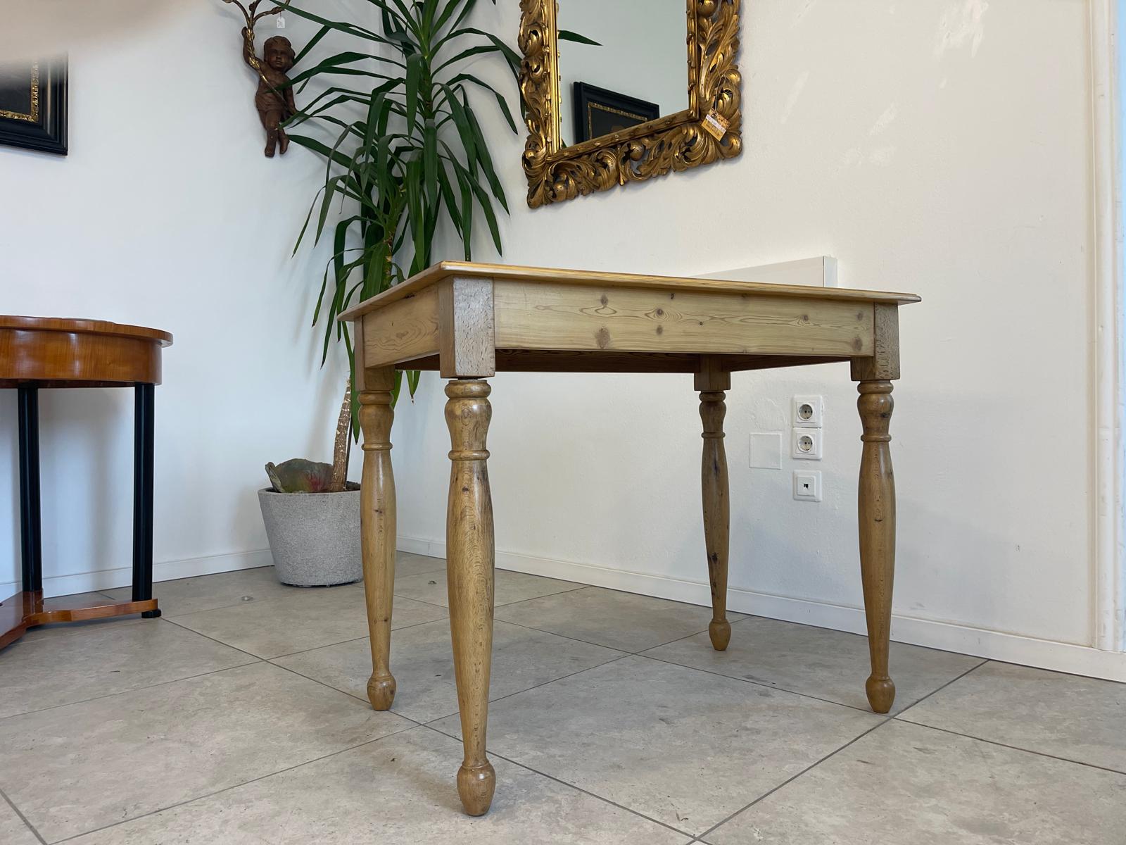 Bäuerliches Gründerzeit Tischerl Beistelltisch Bauerntisch G1254