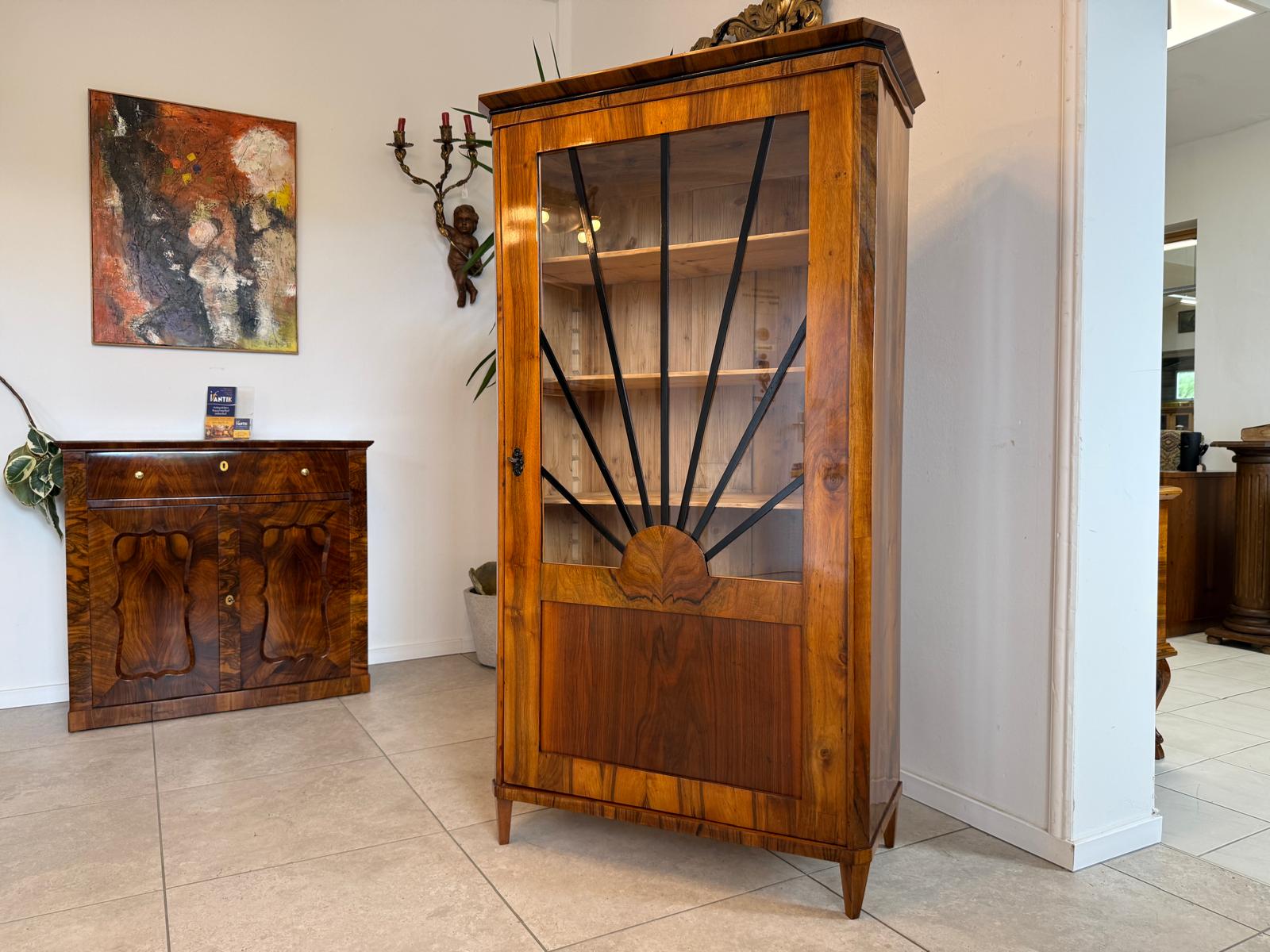 Sale Biedermeier Vitrine Sonnenvitrine Bücherschrank Bibliotheksschrank Nussholz D2477
