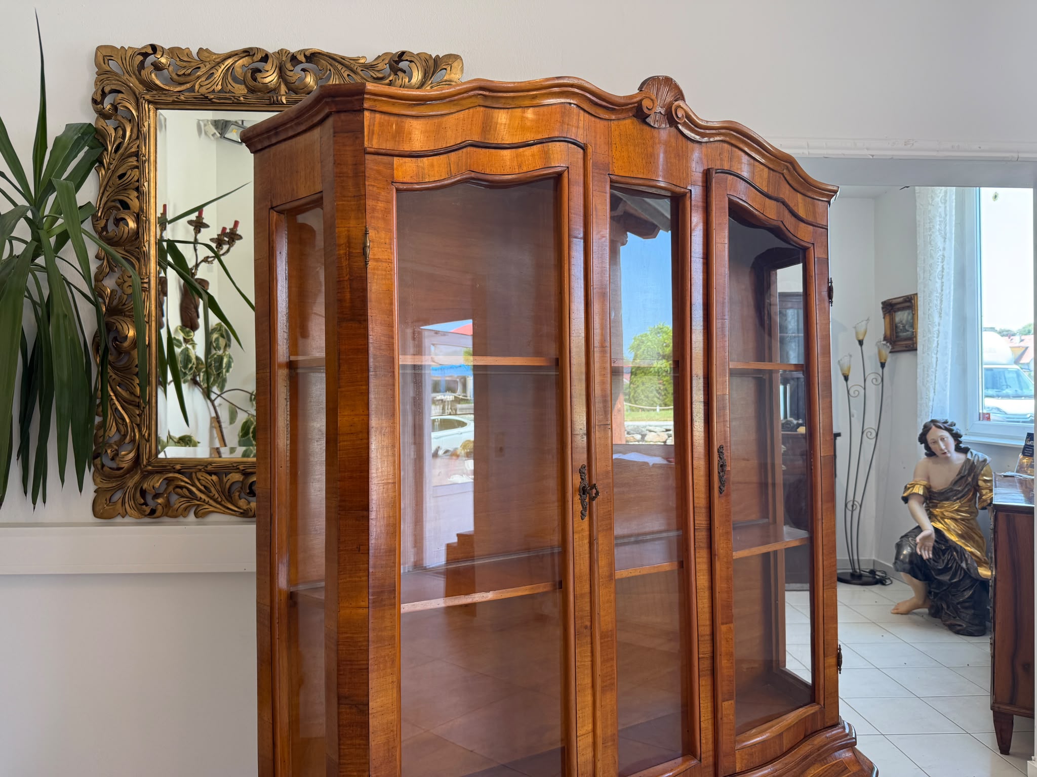 Barockstil Vitrine Intarsiert Nussholz Bücherschrank Stilschrank D2620
