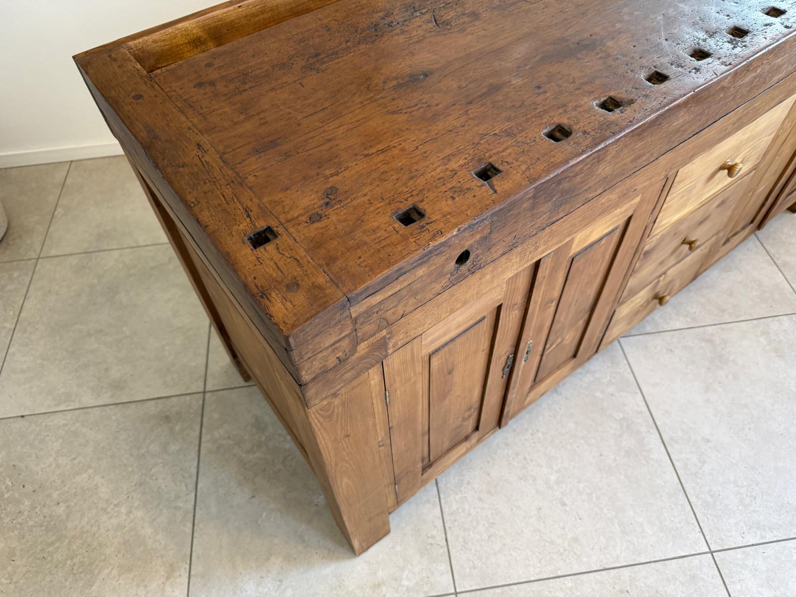 Historische Hobelbank Werkbank Pult Tresen Ladenschrank Designerstück D1255
