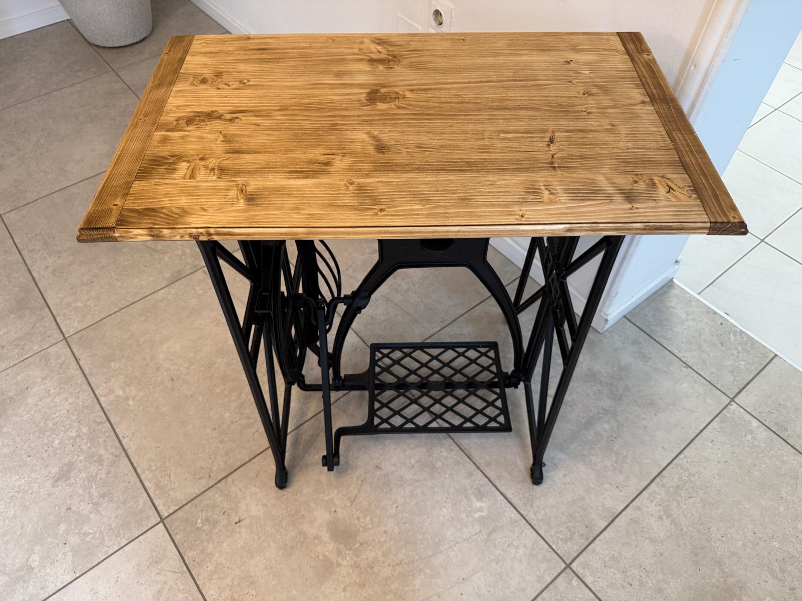 Bäuerlicher Tisch Nähmaschinentisch Gusseisern TraumG2023