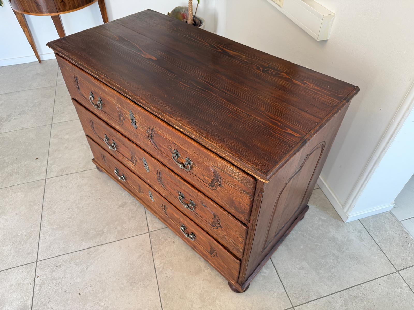 Barock Kommode Eichenholz Knochenbarock mit Schnitzarbeit G2152