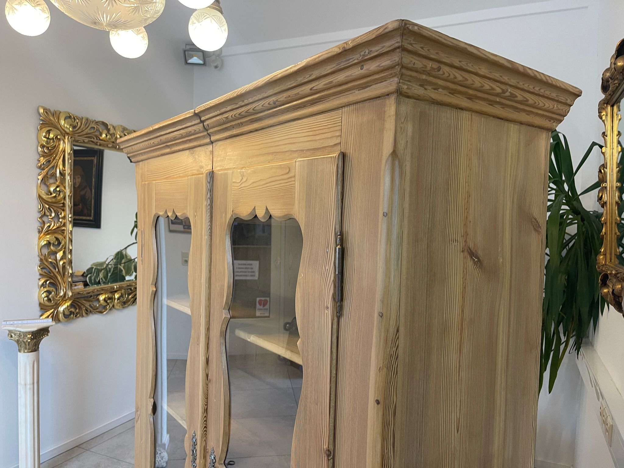 0c7935bb-5013-47a4-a6df-5f0c0051a252 Bauernschrank Bäuerliche Vitrine Bauernvitrine Bücherschrank A5027