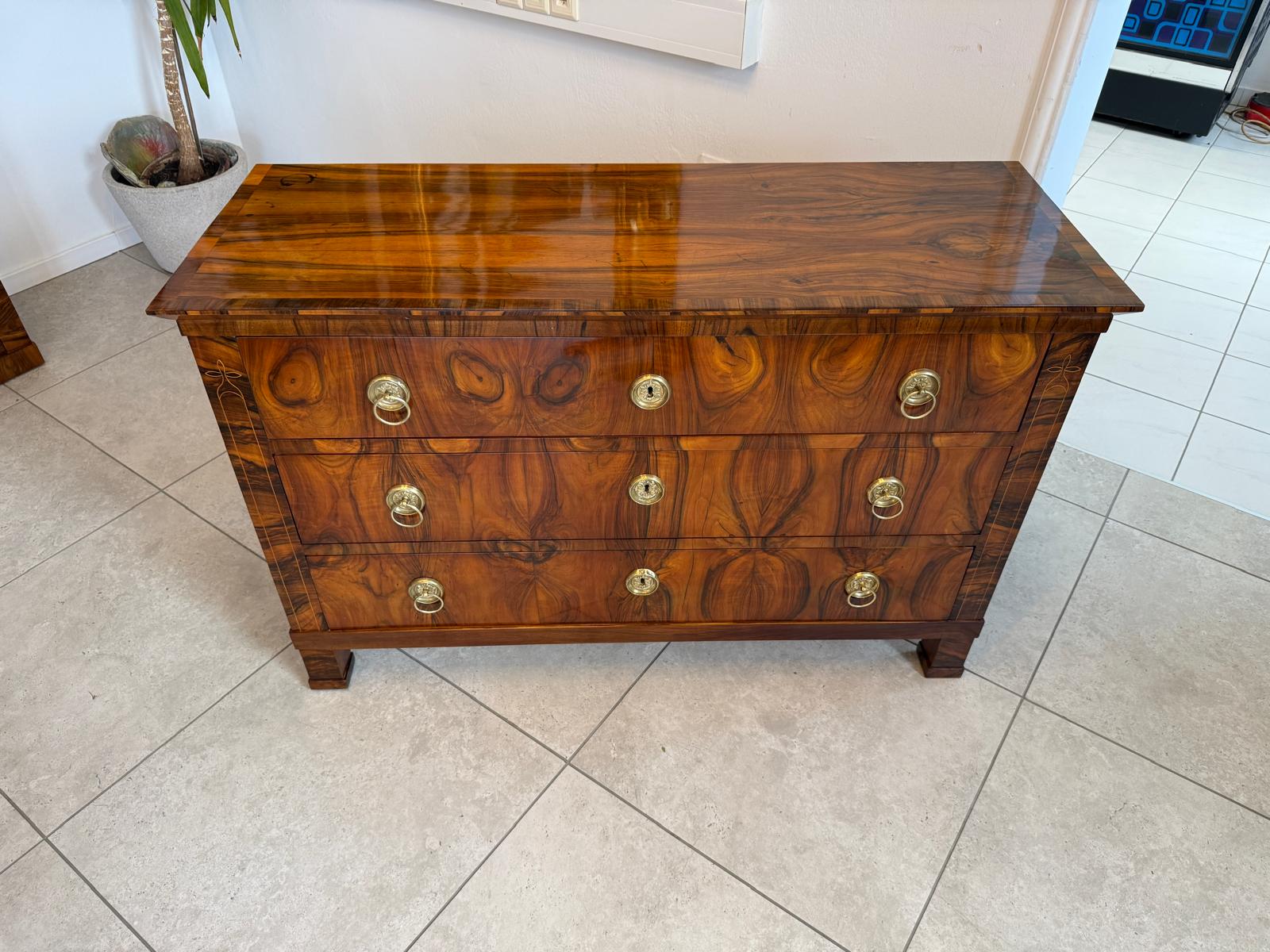 Biedermeier Kommode 3 Ladenkommode Nussholz Antiquität Restauriert D2474