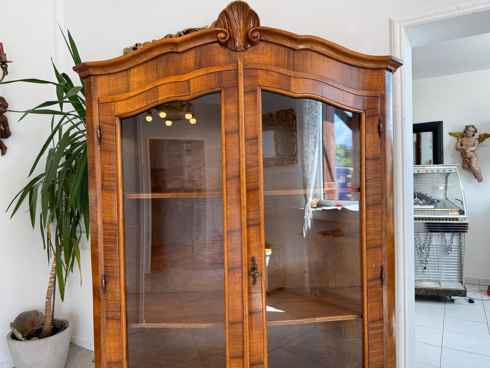 Barockstil Vitrine Intarsiert Nussholz Bücherschrank Stilschrank D2523