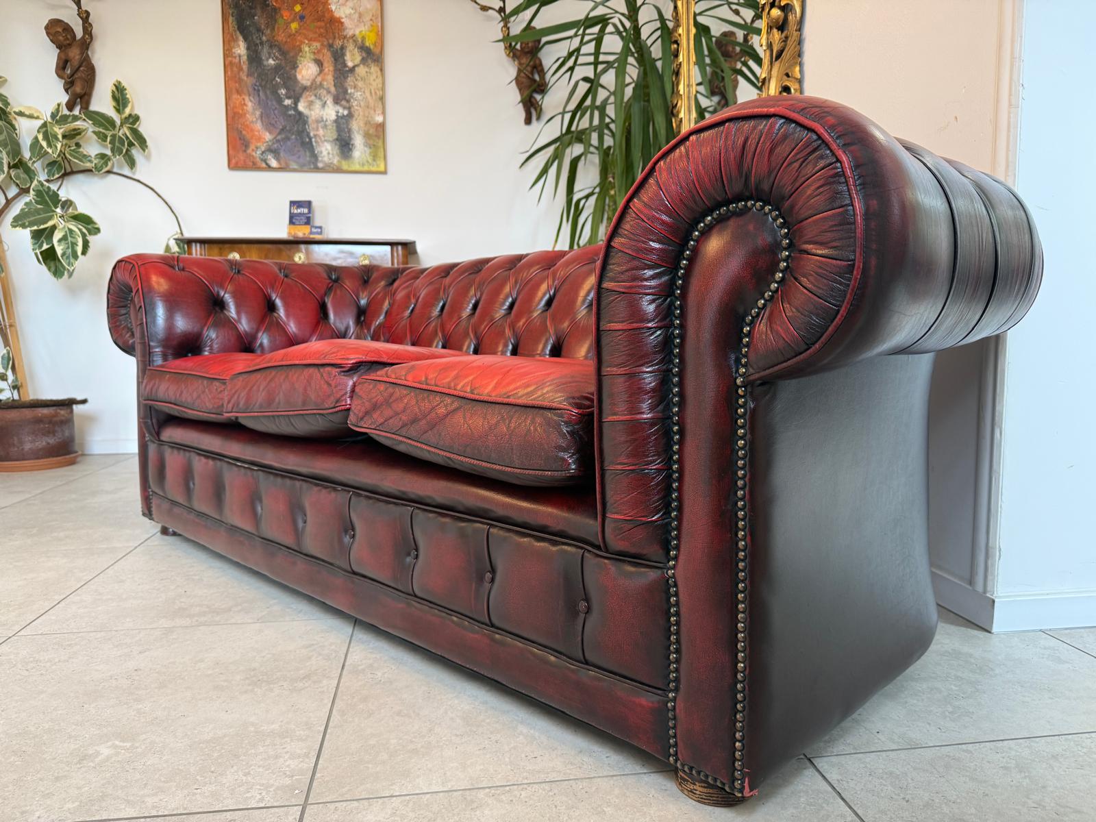 Chesterfield 3er Clubsofa Diwan Couch Oxblood Kultmöbel D2304
