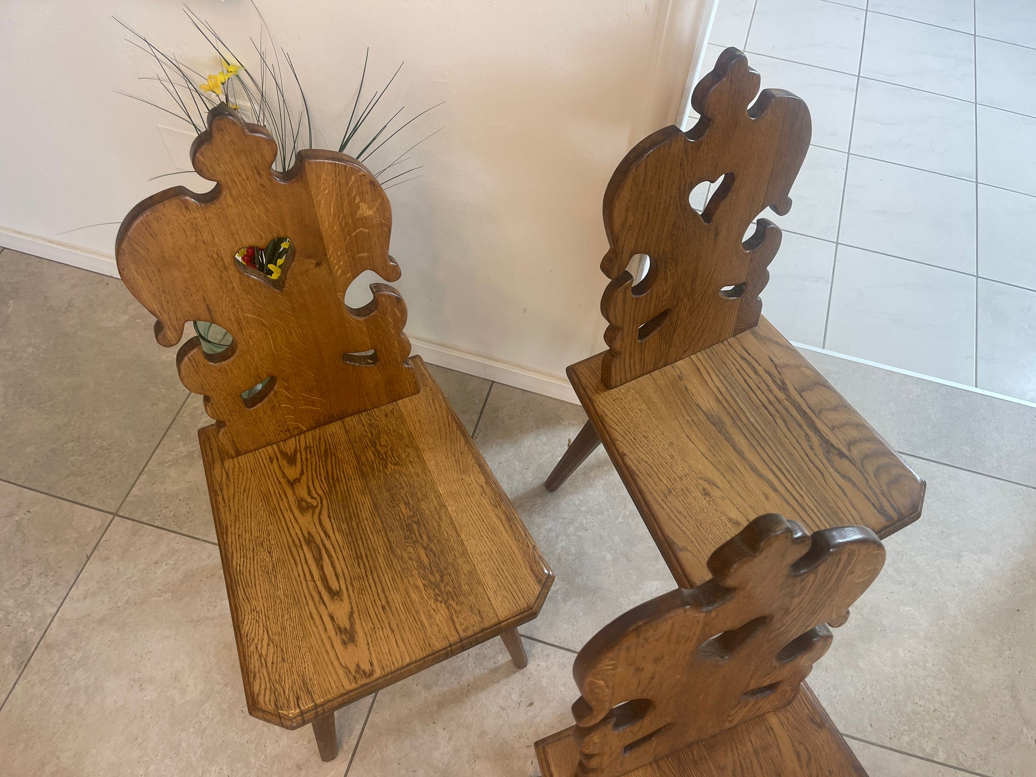 b5db076a-5752-4ebe-b433-1b4265cdc24b 3 alte Bauernsessel Stuhl Landhaussessel A4690