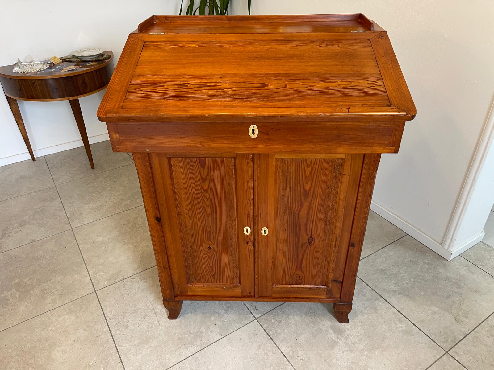 Uriger Naturholz Schreibtisch Schreibpult Zirbenholz Naturholz G1161