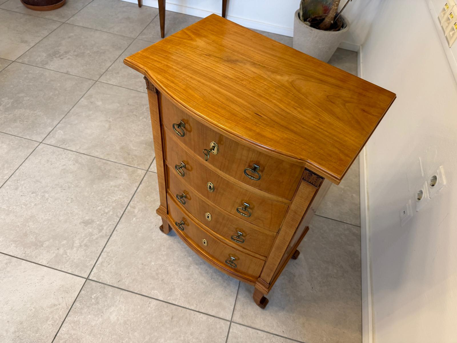 Restaurierte Jugendstil Kommode 4 Ladenkommode Nussholz G2226