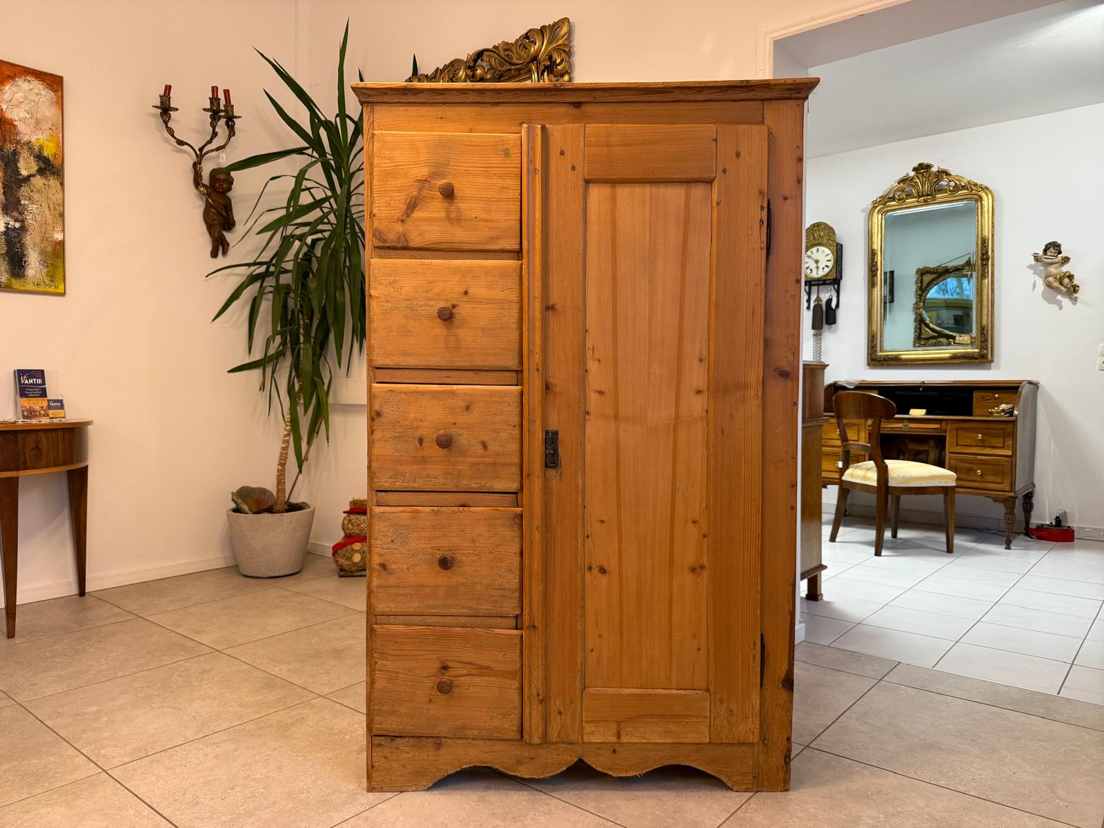 Uriger Biedermeier Brotschrank Almerschrank Speiskasten Bauernkasten G2328