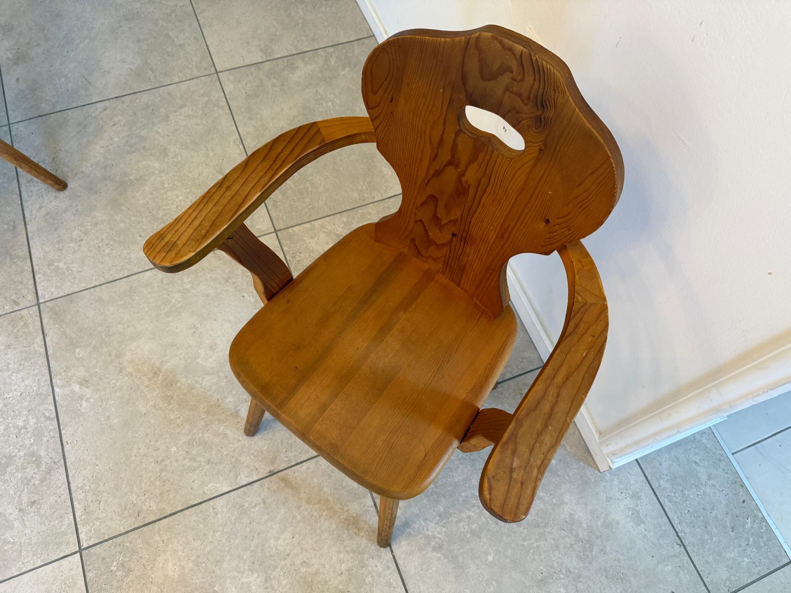 Bäuerlicher Bauernsessel Armlehnstuhl Stuhl Herzerlsessel 1 Stück G2404