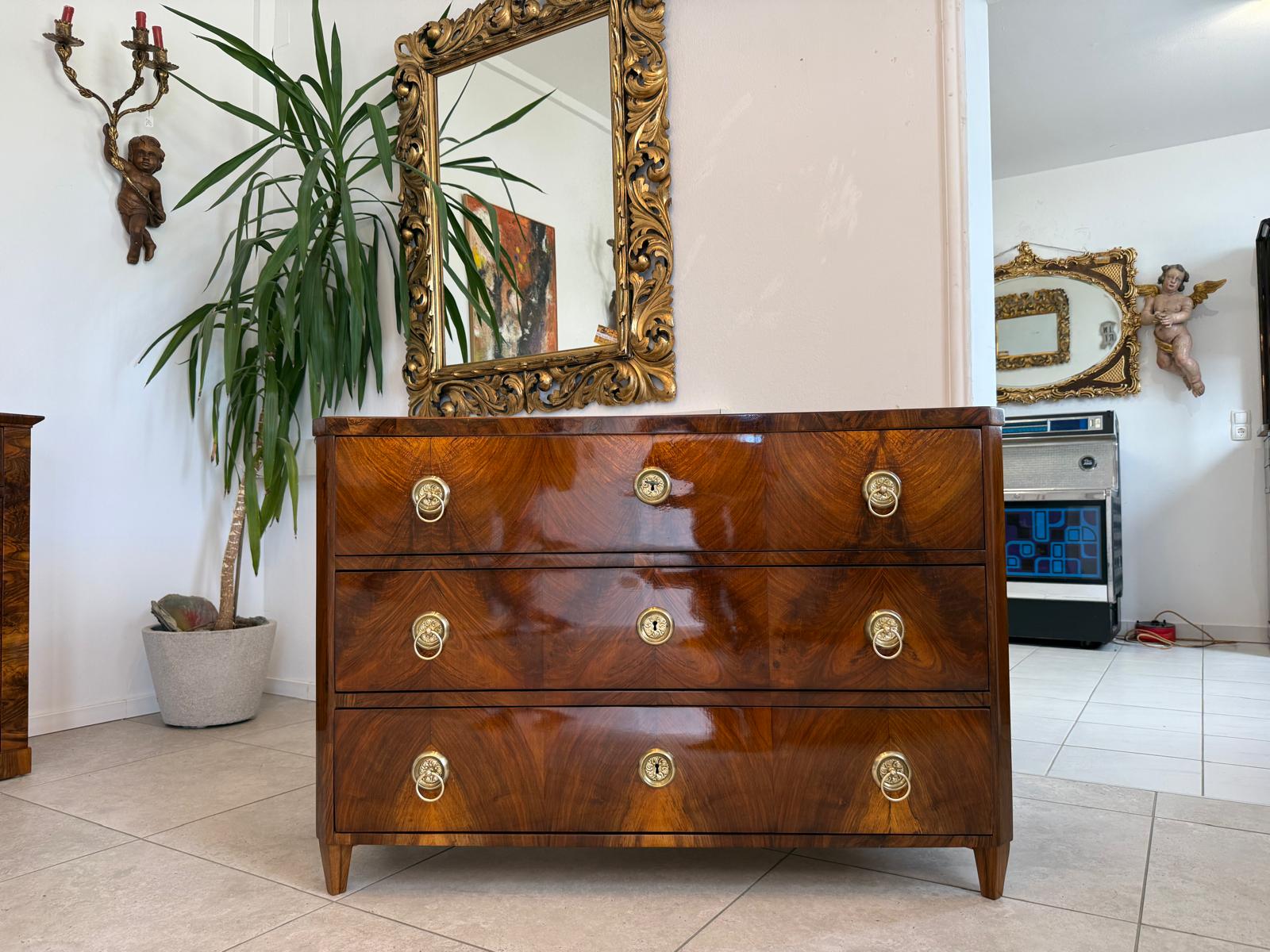 Biedermeier Kommode 3 Ladenkommode Nussholz Antiquität D2480