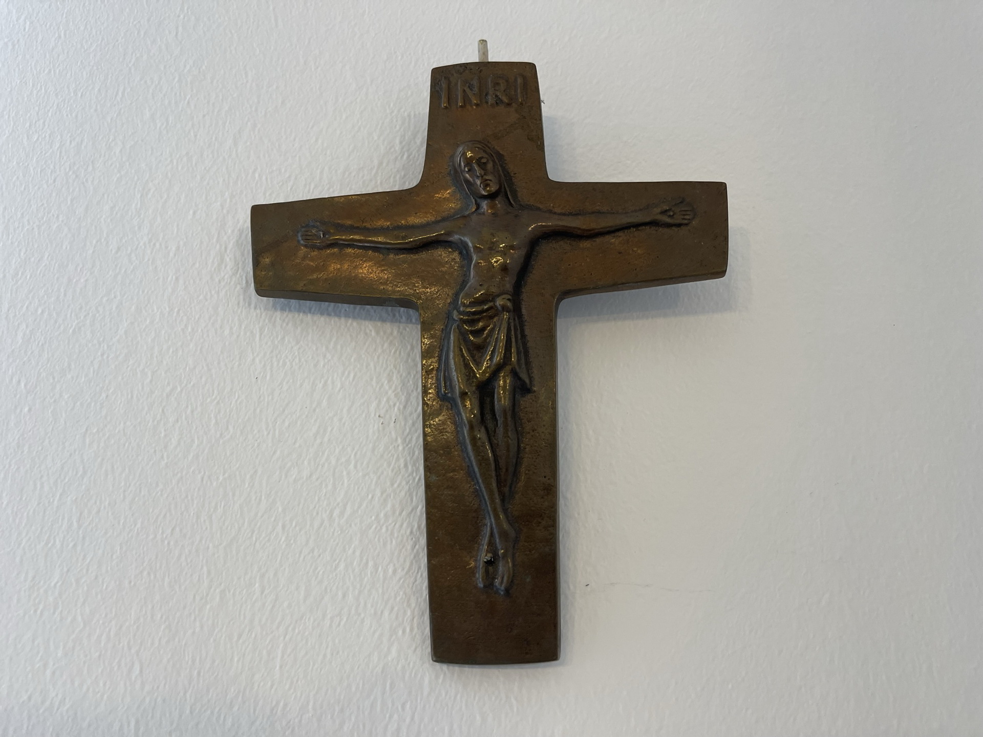Kreuz Kruzifix Wandkreuz Jesus INRI Messing B1069