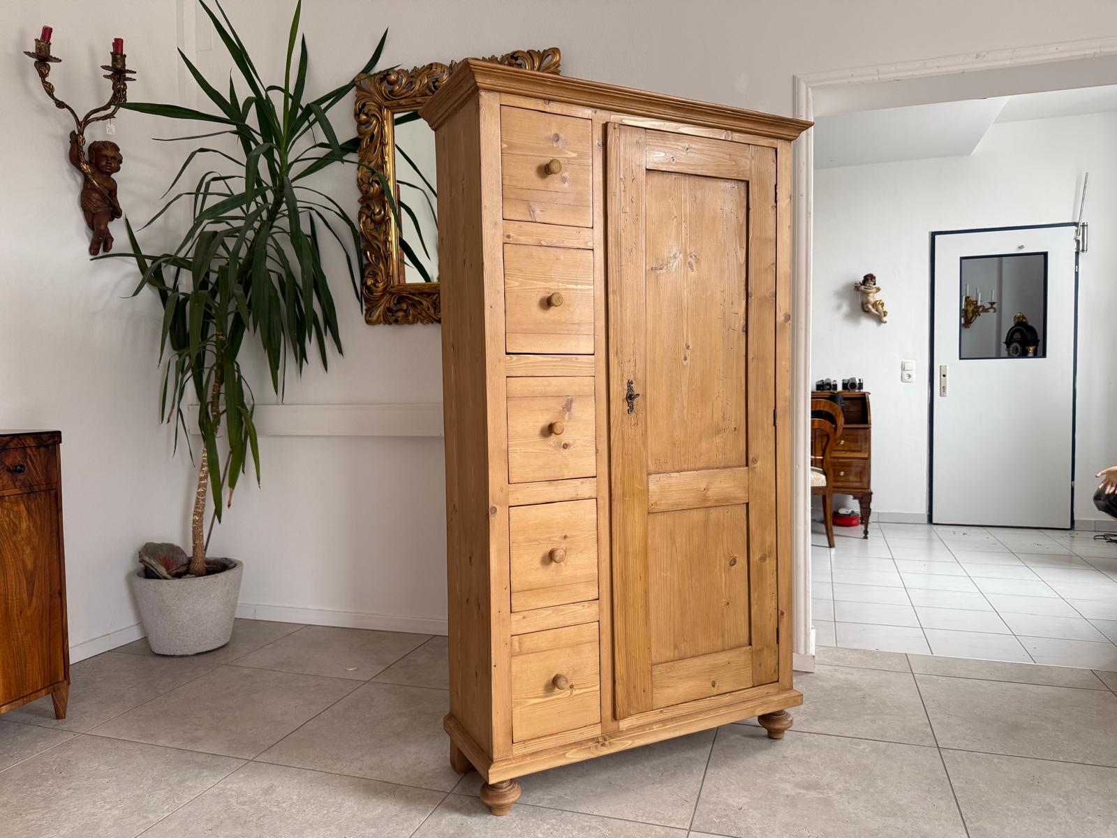 Uriger Brotschrank Almerschrank Speiskasten Bauernkasten G2066