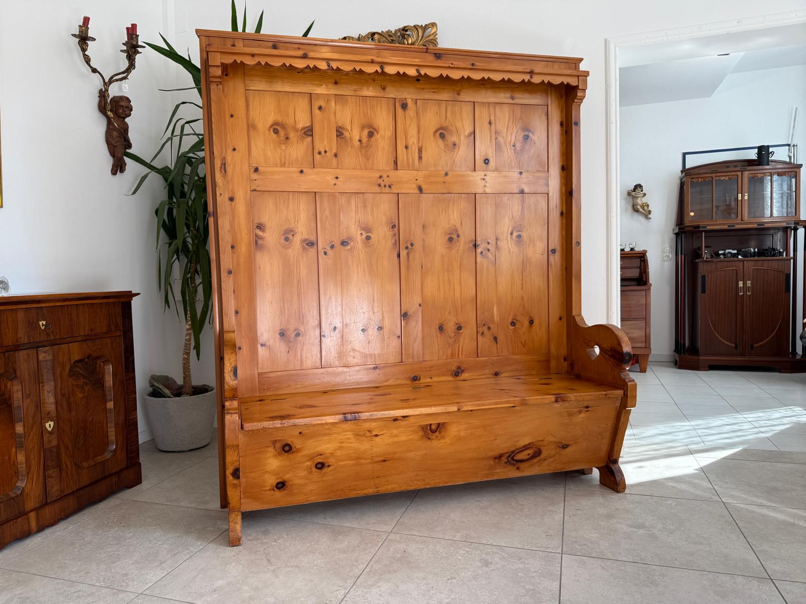 Provinzielle Bäuerliche  Truhenbank Landhausbank Bankerl Zirbenholz G1857