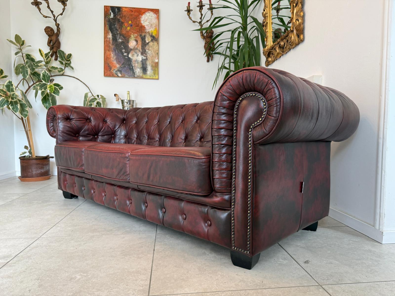 Chesterfield 3er Clubsofa Diwan Couch Oxblood Kultmöbel G1724