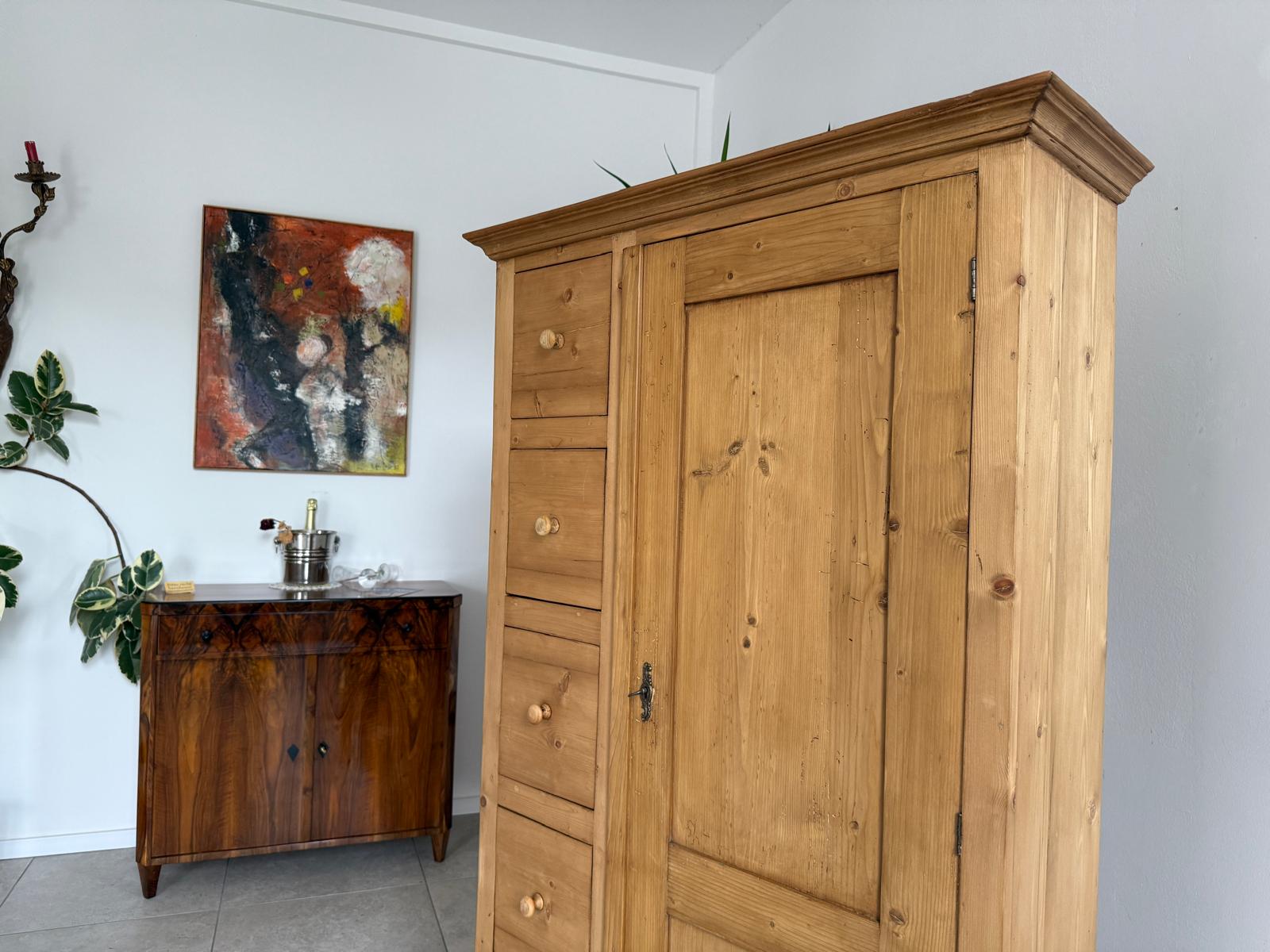 Uriger Brotschrank Almerschrank Speiskasten Bauernkasten G2066