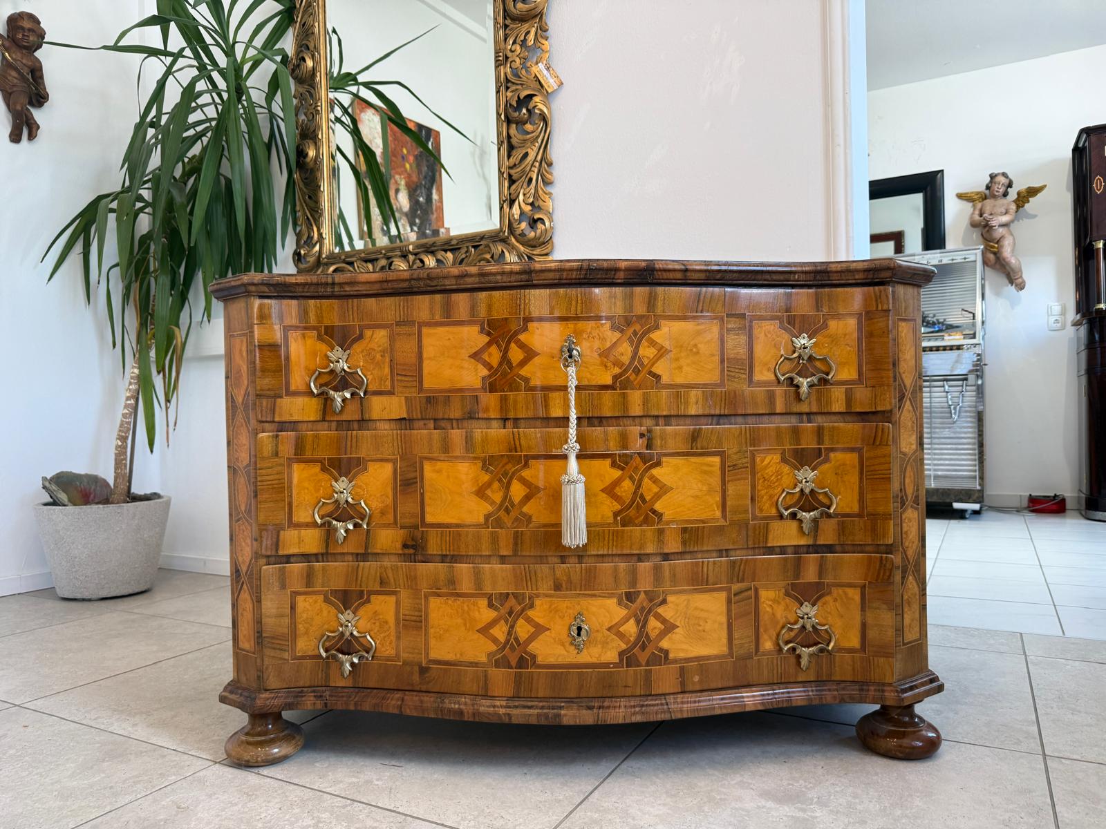 Barockkommode Original Nussfurniert Antiquität Restauriert D2601