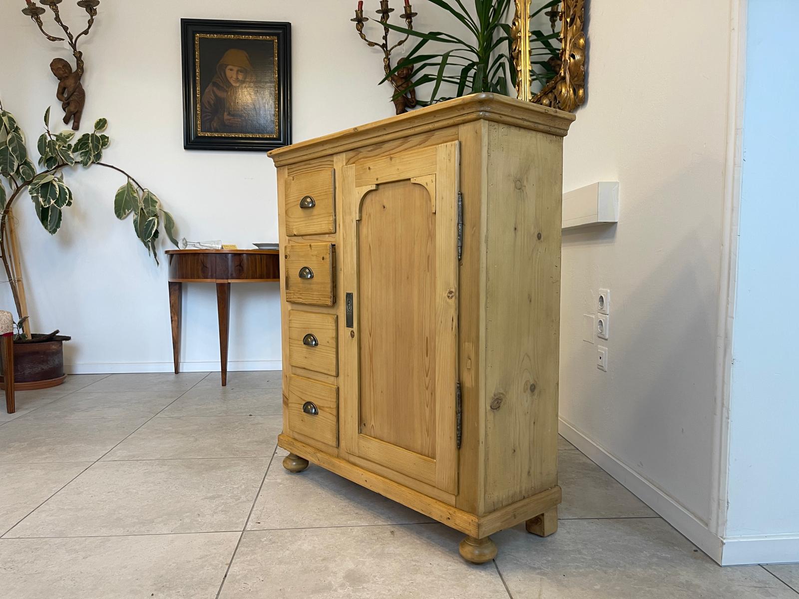 ALTER uriger Brotschrank Almerschrank Speiskasten A5477