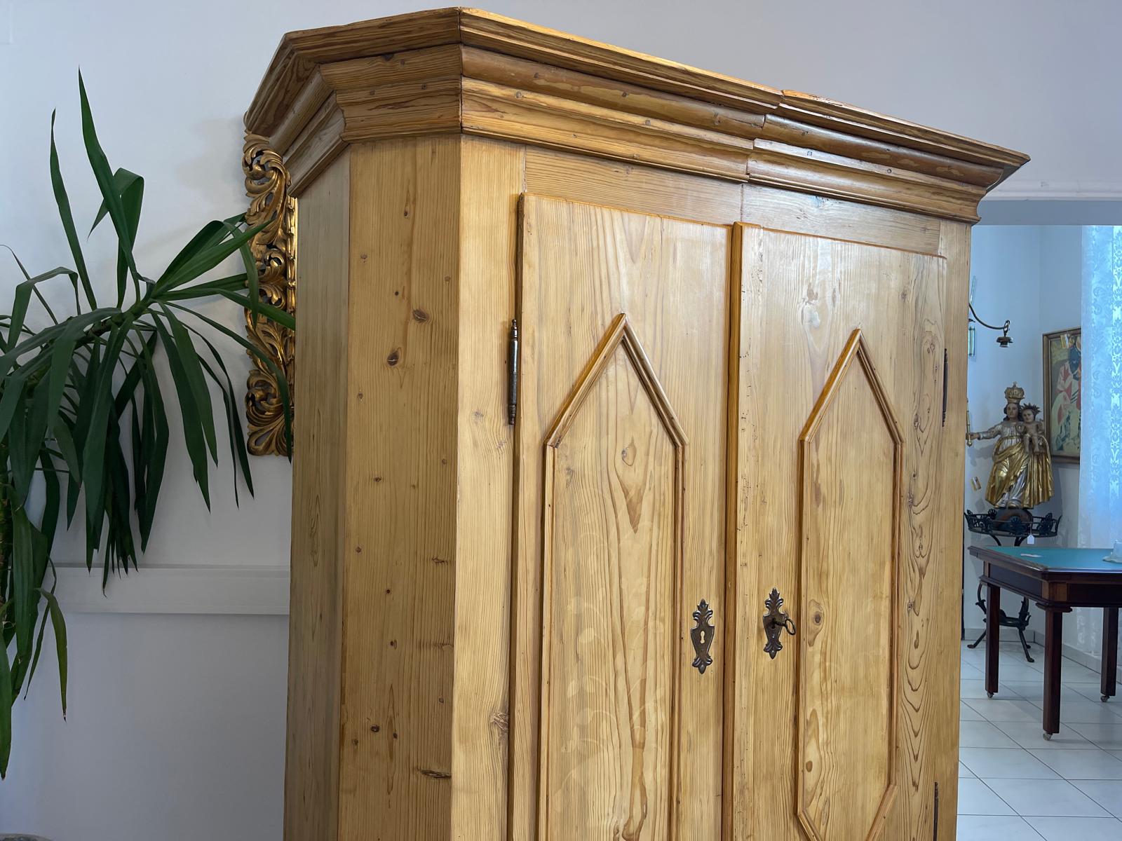 f302e354-6f9d-4d8a-9a92-835440197a63 Bauernschrank Barockschrank Barock Hallenschrank Kasten A4976