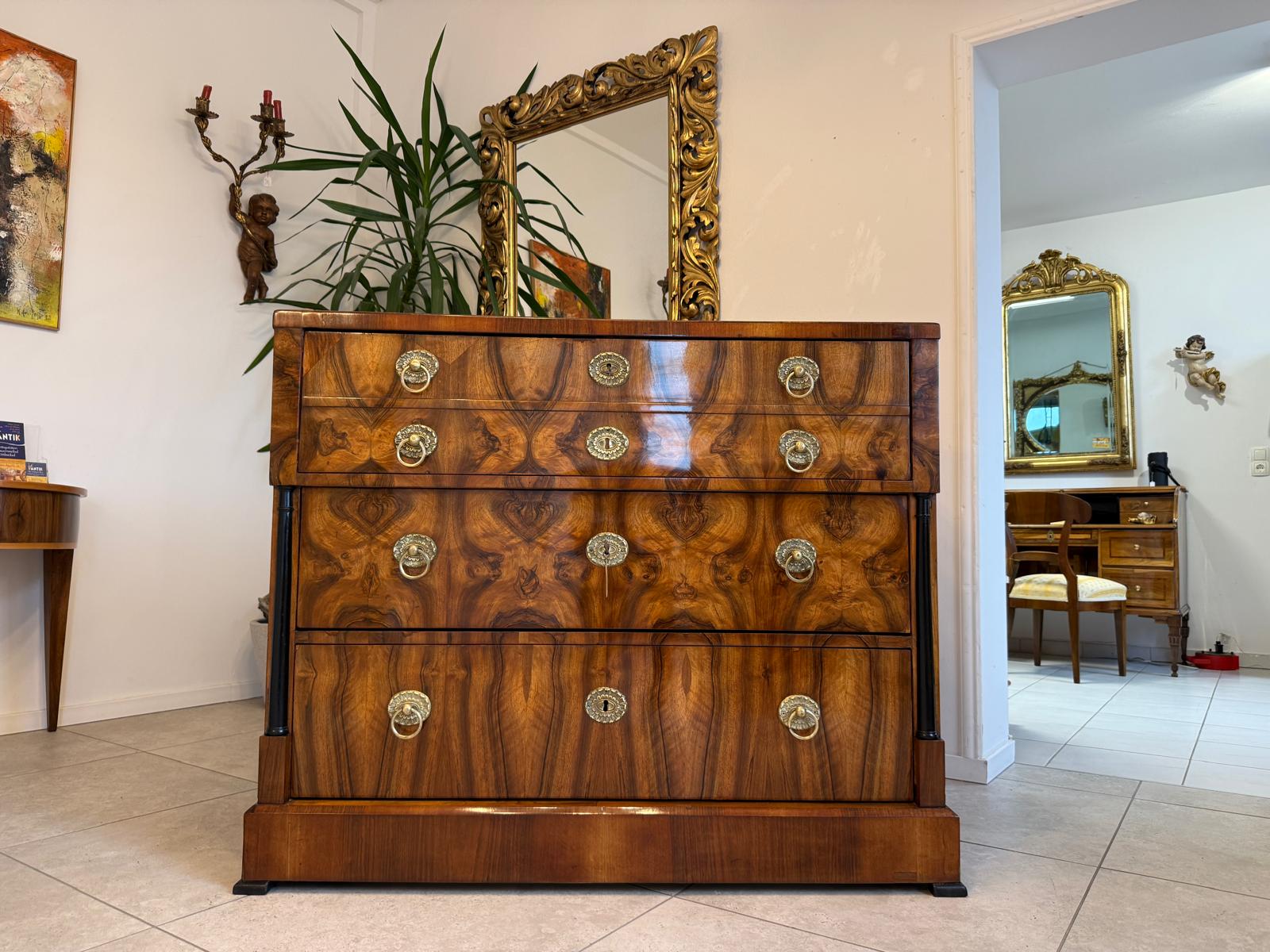 Restaurierte Biedermeier Schreibkommode Nussholz Antiquität G2254