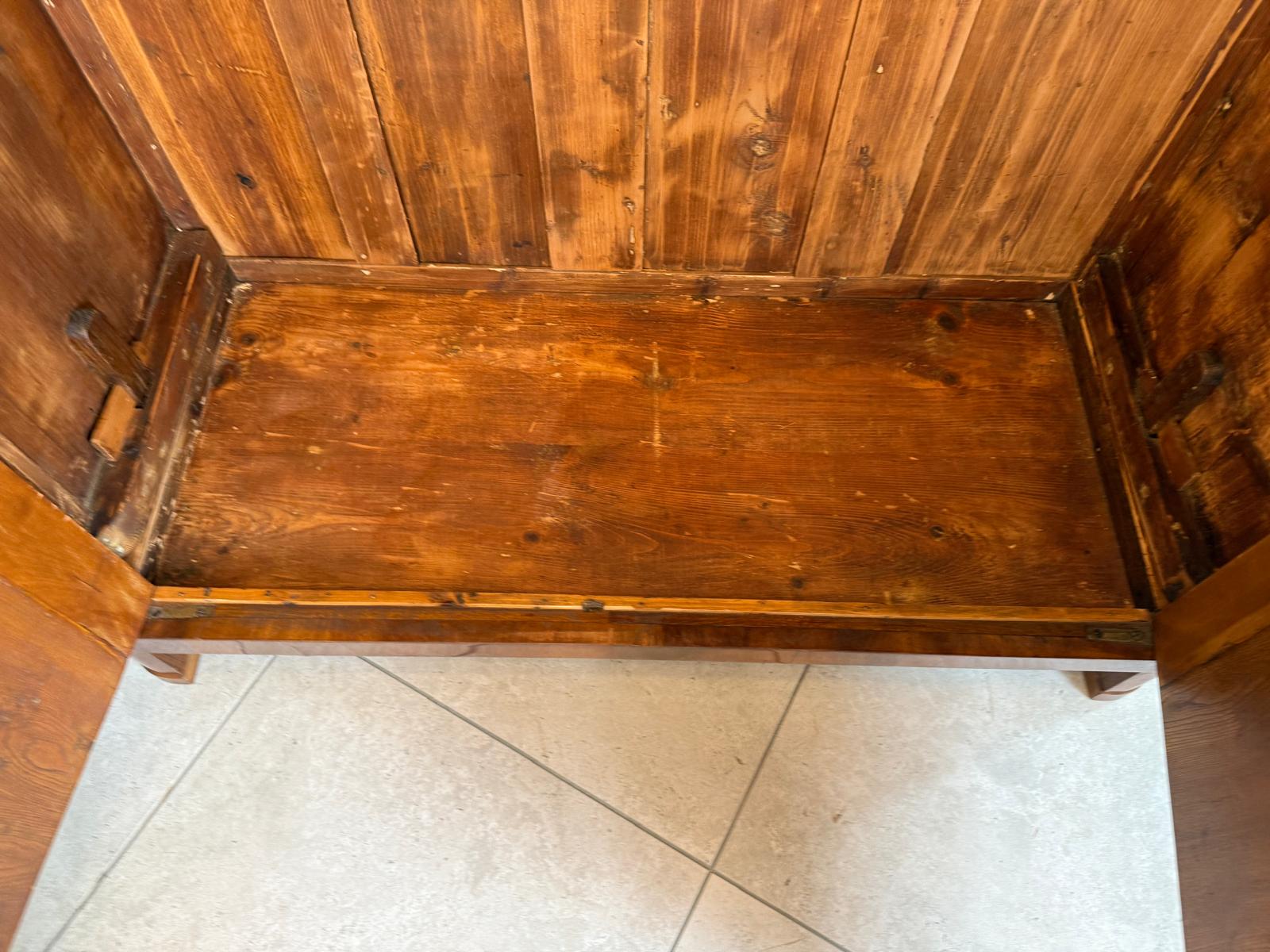 Originaler Biedermeier Schrank mit Nussholz-Furnier Kleiderstange G2075