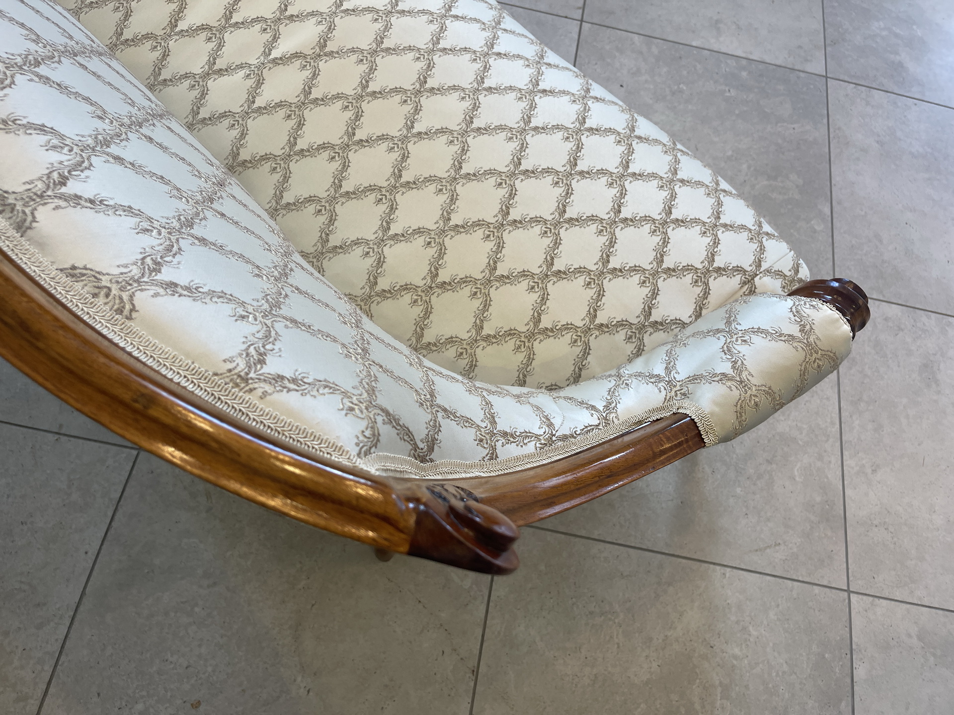 IMG_8826 Restauriertes Antikes Gründerzeit Sofa Königssofa A4429