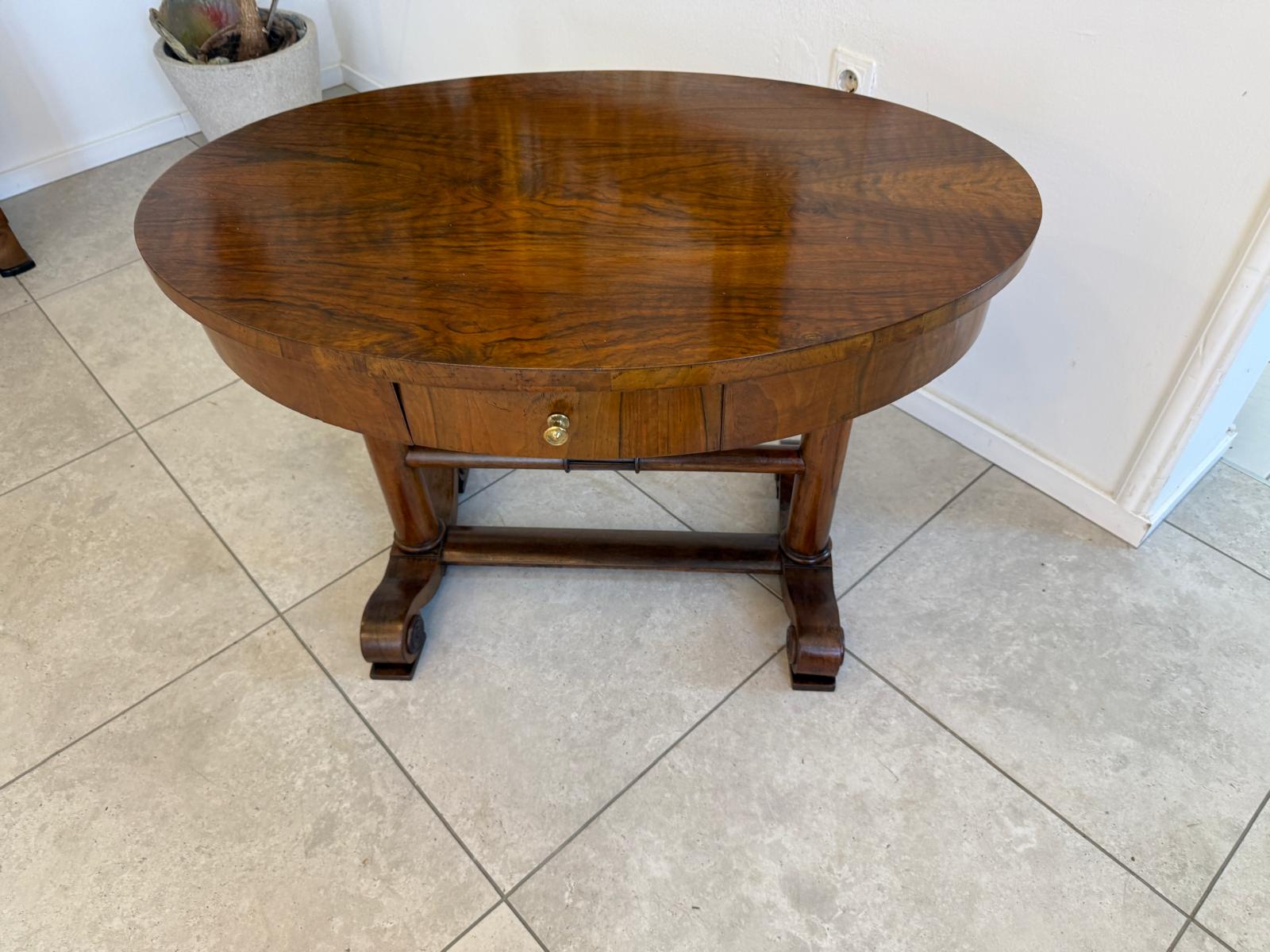 Spätbiedermeier Tischerl Biedermeier-Tisch Nussholz Schreibtisch D2333