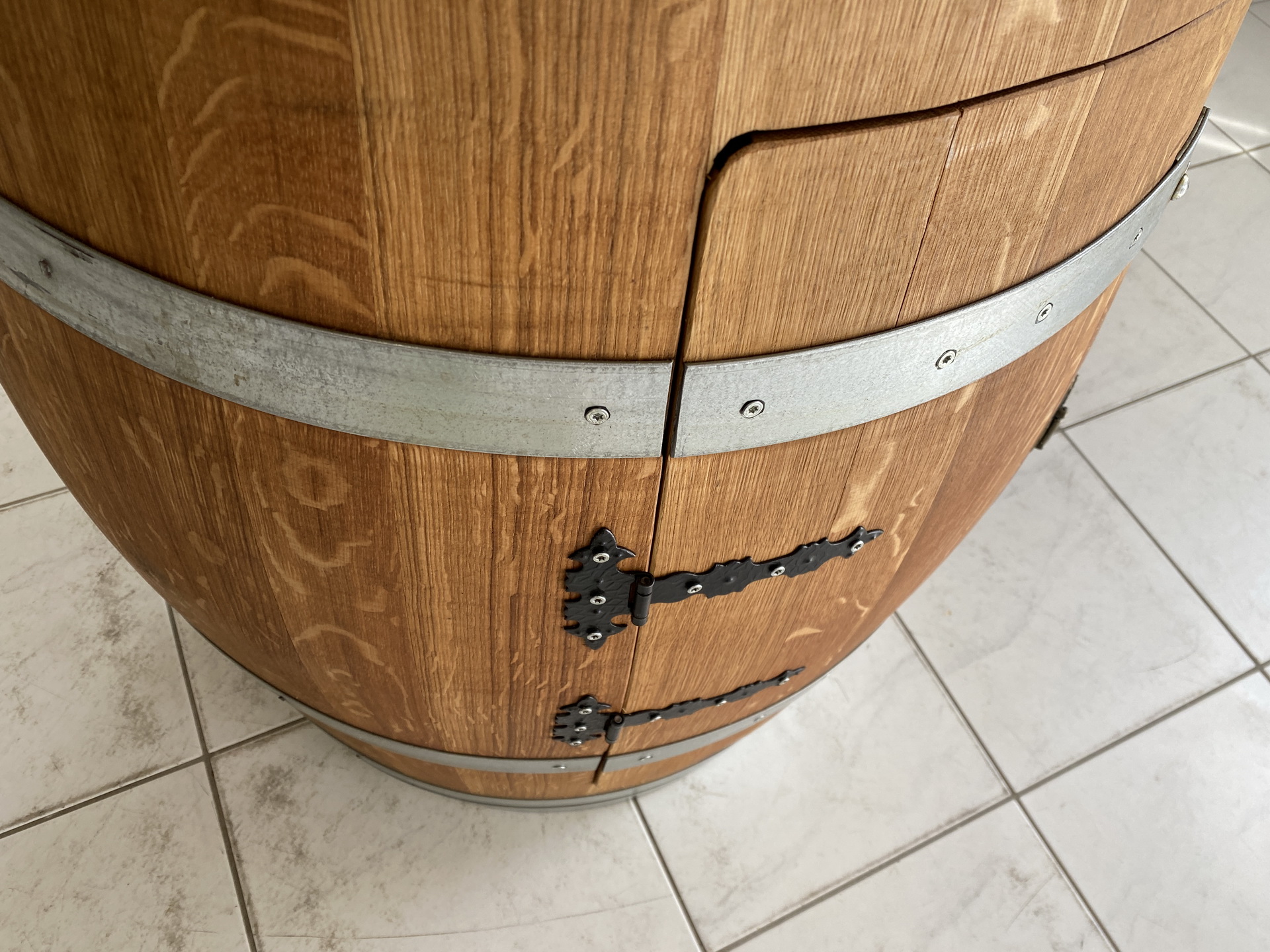 Bauernmabeo-Altwaren-Antikes_77 Weinfass Bar - Umgebautes Eichenfass als stilvolle Hausbar A2611