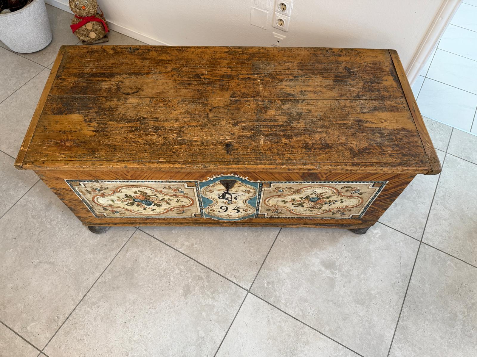 Urige handbemalte Tiroler Truhe Landhaustruhe Bauerntruhe G2342