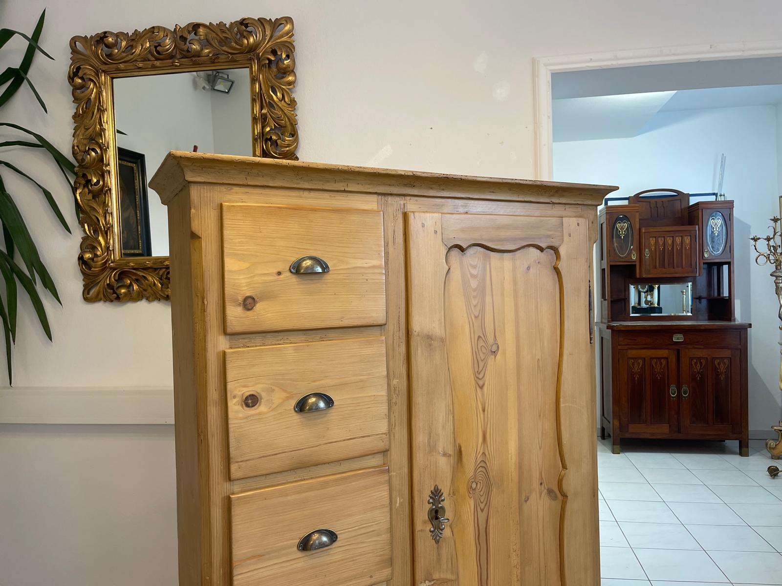 Bäuerlicher uriger Brotschrank Almerschrank Speiskasten Bauernkasten G1247