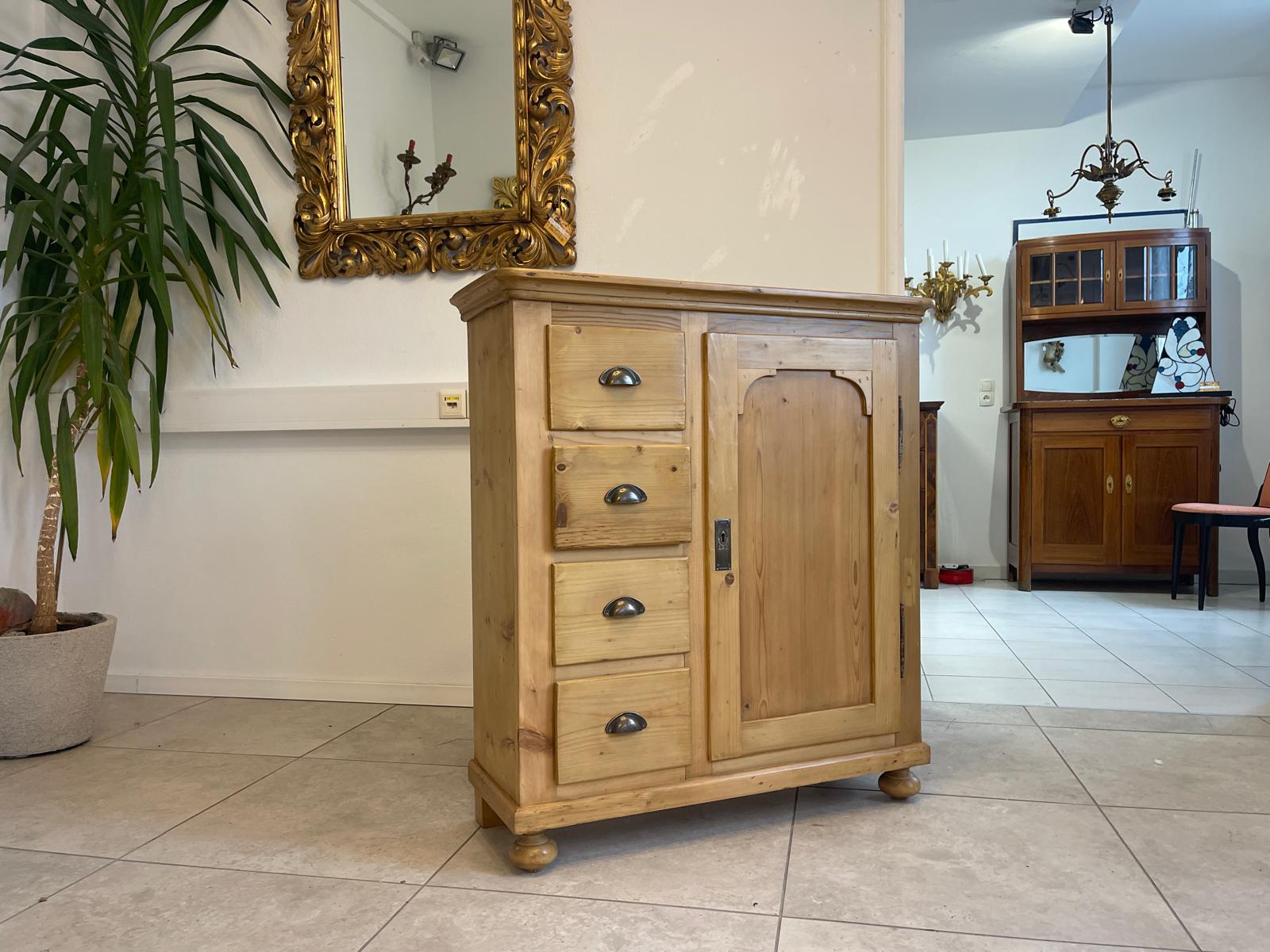 ALTER uriger Brotschrank Almerschrank Speiskasten A5477