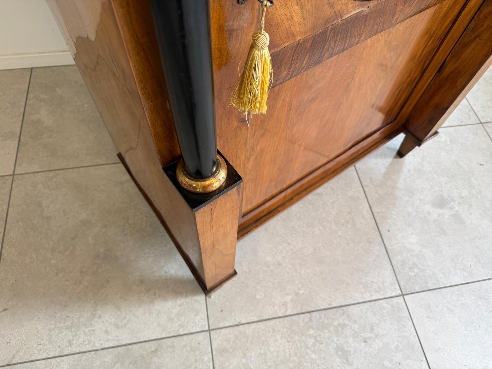 Empire Vitrine Sonnenvitrine Bücherschrank Bibliotheksschrank Nussholz D2355