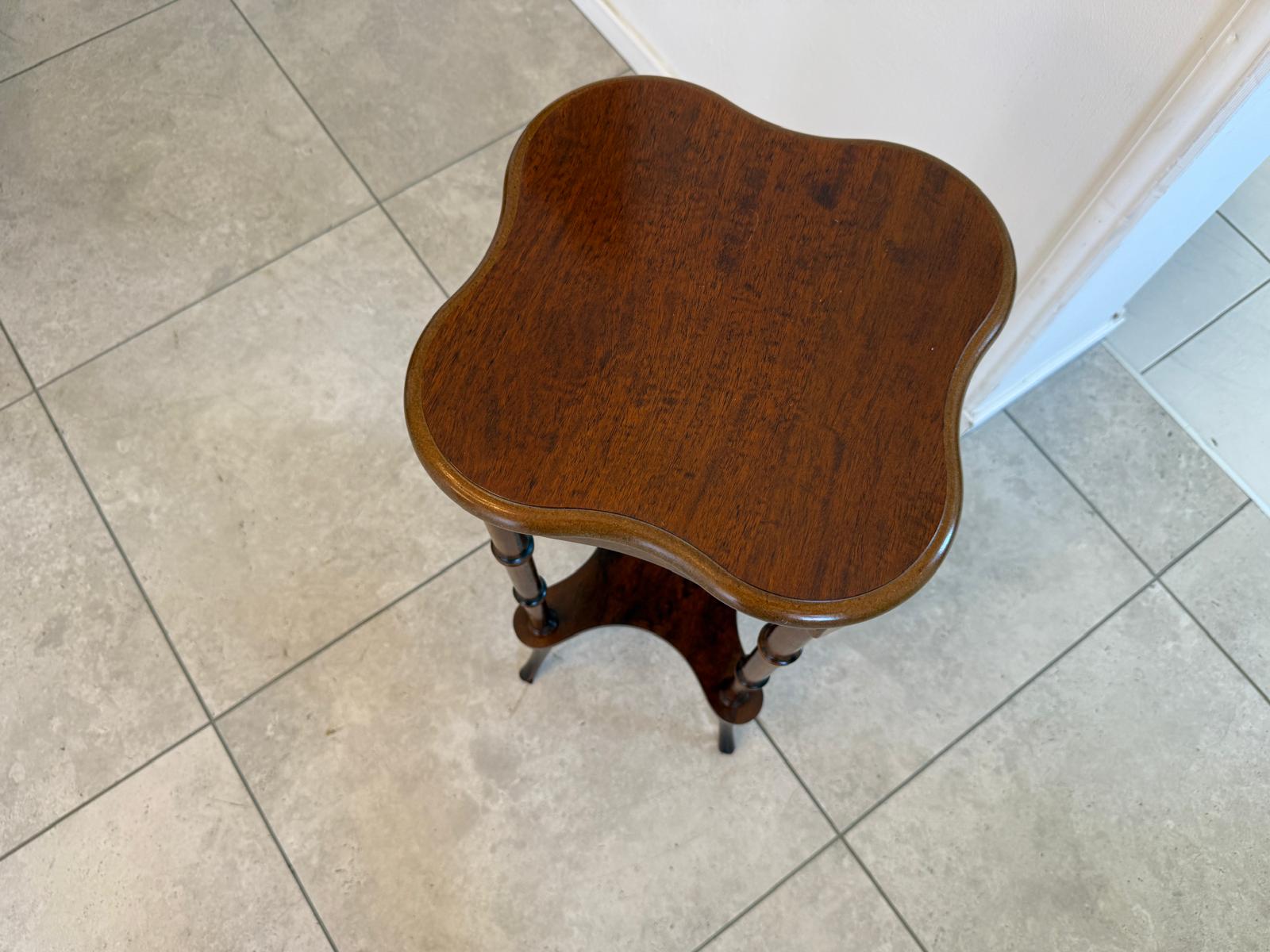 Zierlicher Tisch Barockstil Beistelltisch Blumentisch G2055