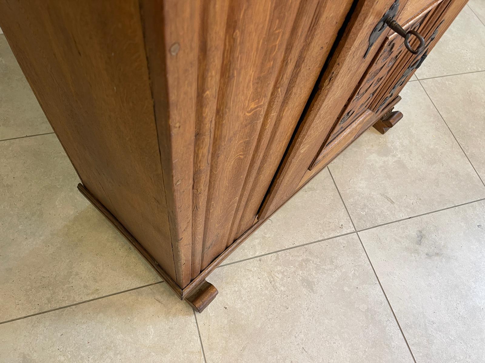 Originaler Eichenschrank Rauchschrank Kasten um 1800 G1344