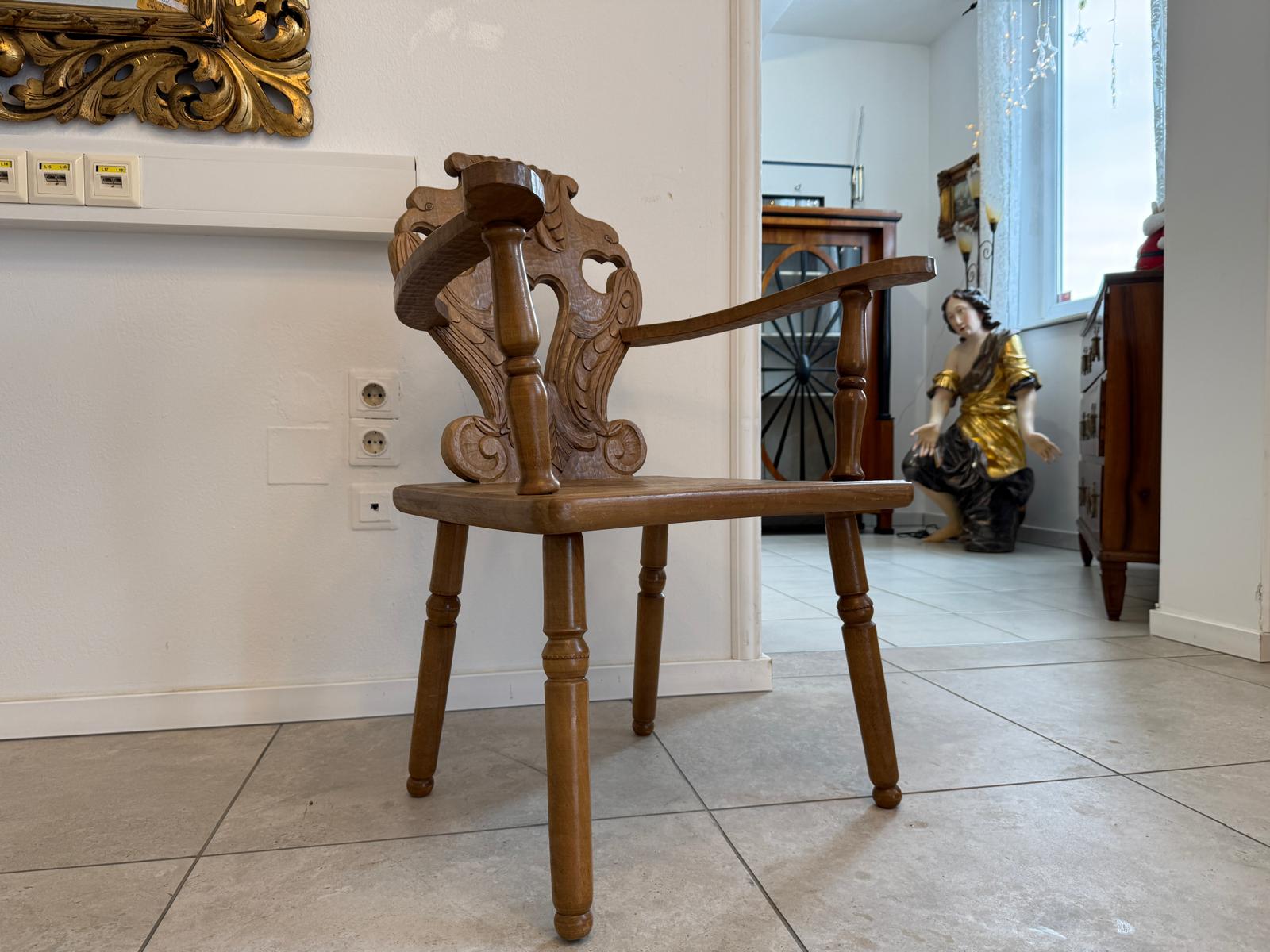 Bäuerlicher Bauernsessel Armlehnstuhl Stuhl Herzerlsessel 1 Stück D1006