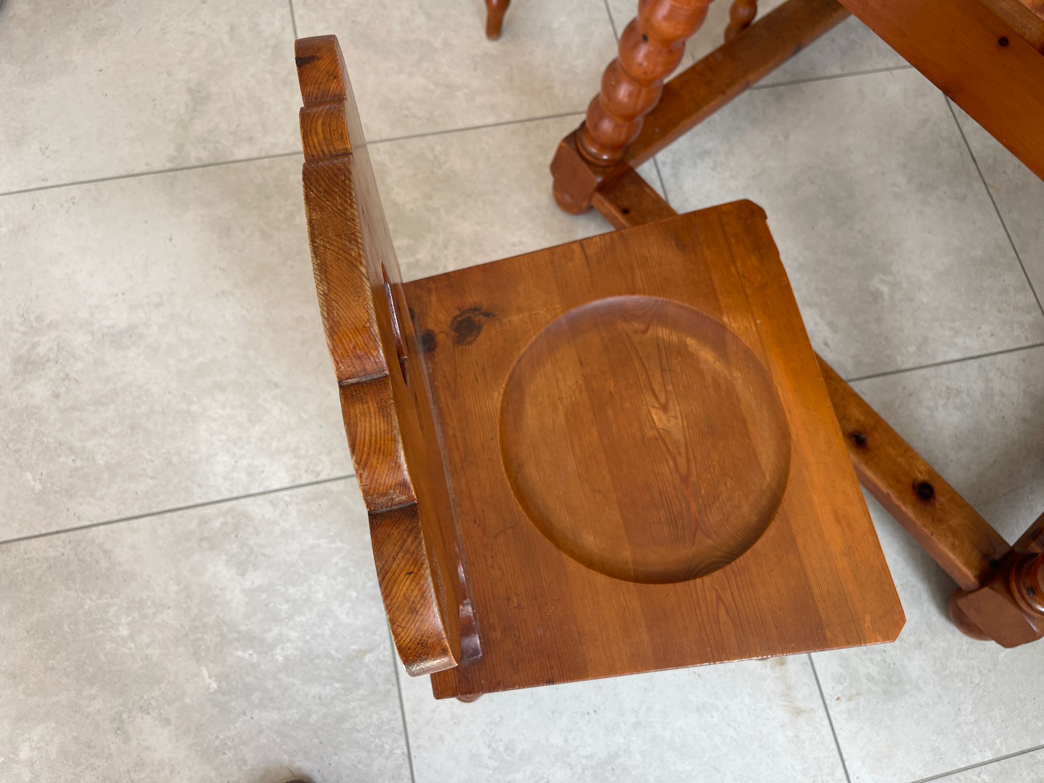 Bäuerliche Sitzgruppe Tisch 4 Bauernsessel Zirbenholz G1660