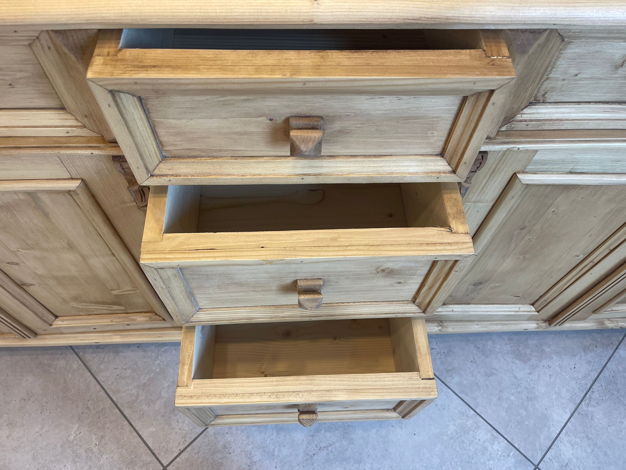 3e99d378-4873-4c81-a8fe-0bb6861ecfd6 massiver Apothekenschrank 8 Ladenkommode Ladenschrank A4117