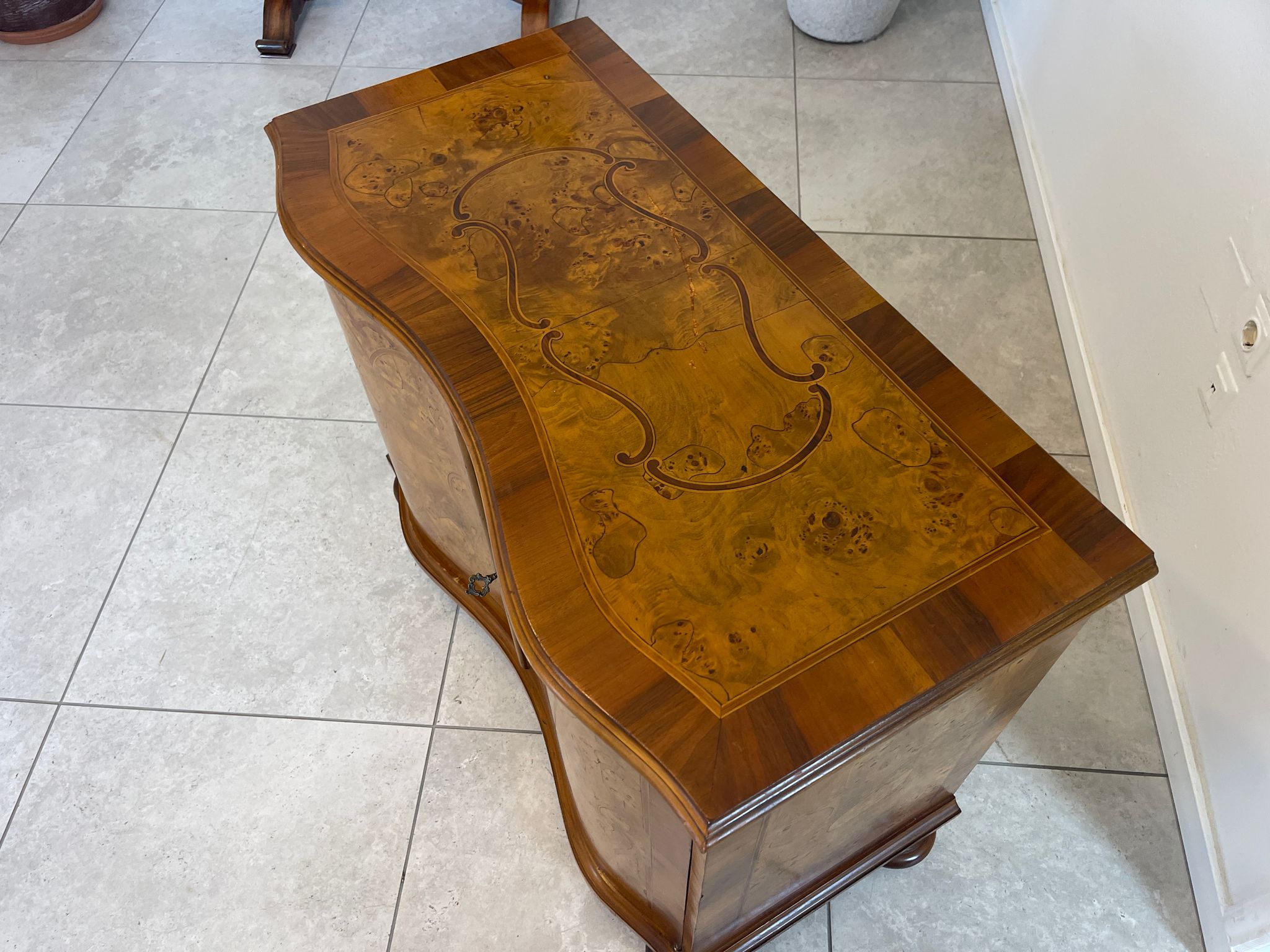 Hübsche Barockstil Anrichte Kommode Sideboard G1578