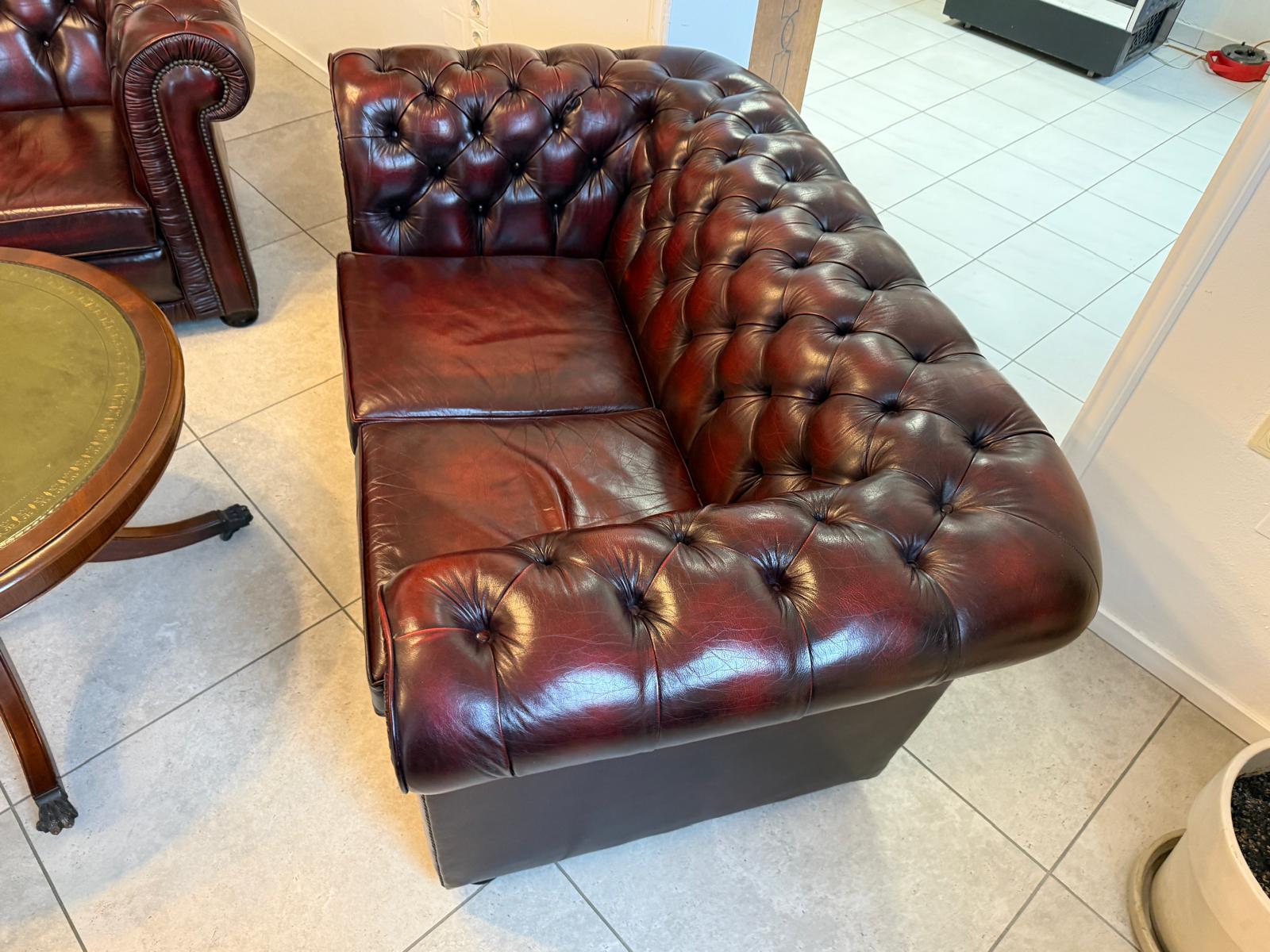Chesterfield Ensemble 3 teilig Ledersofa Fauteuils Clubmöbel Cultmöbel D1110