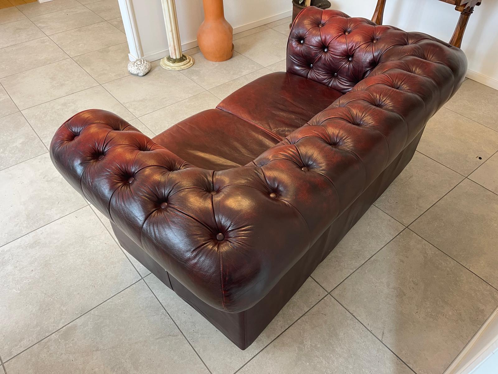 Chesterfield 2er Clubsofa Diwan Couch Oxblood Kultstück G1523