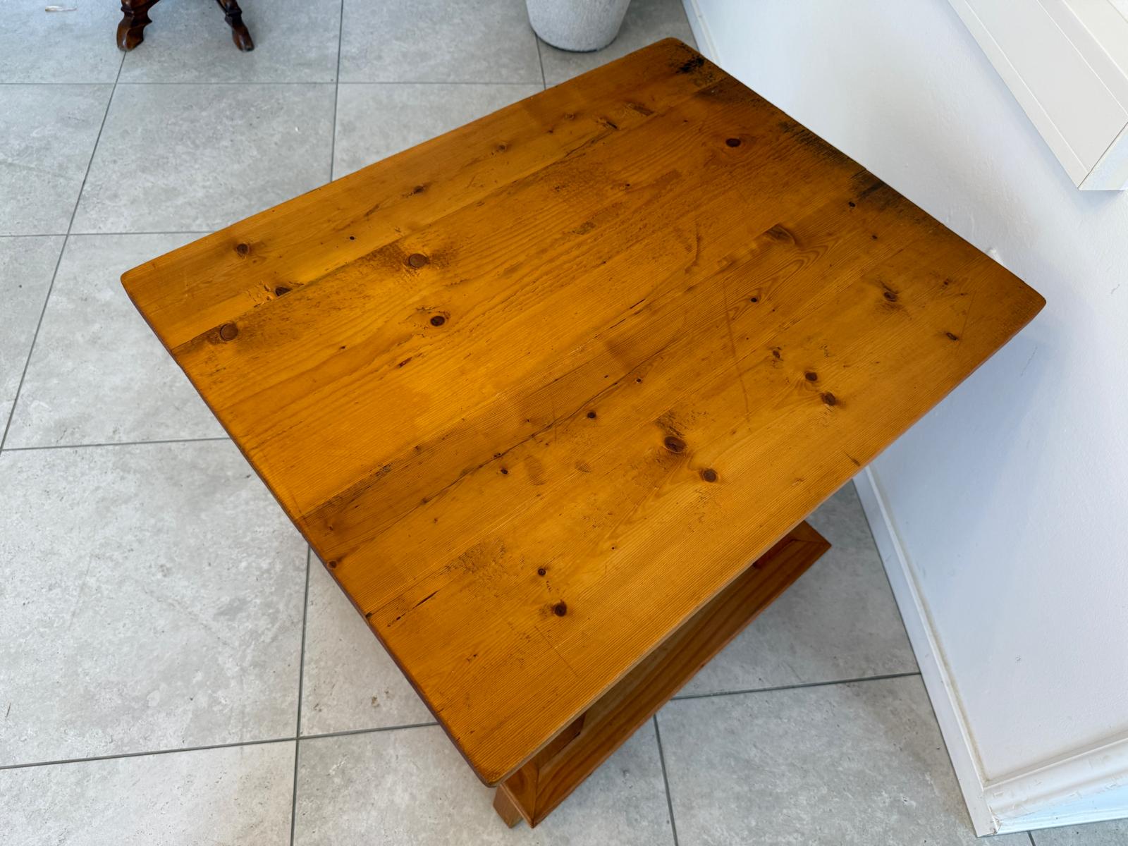 Uriger Jogltisch Bauerntisch Naturholz Hüttentisch Naturholztisch G1763