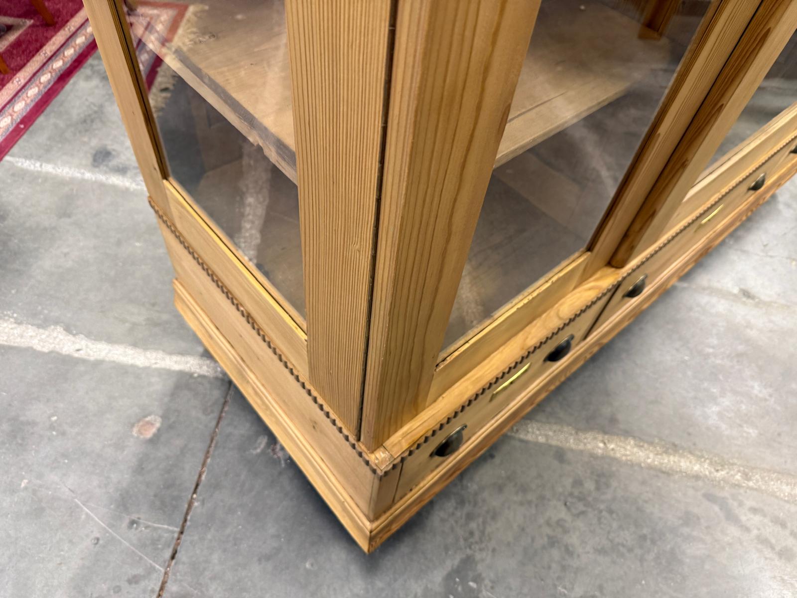 Antiker Bäuerlicher Bücherschrank Große Bibliotheksvitrine Glasschrank G2265