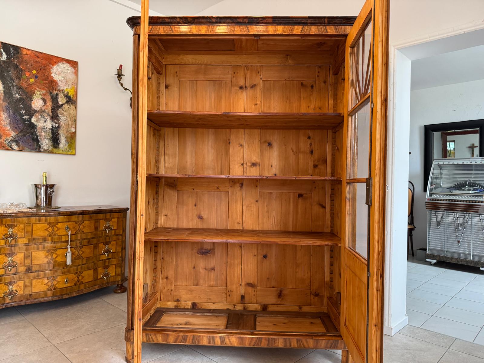 Sale Biedermeier Vitrine Sonnenvitrine Bibliotheksschrank Nussholz D2677