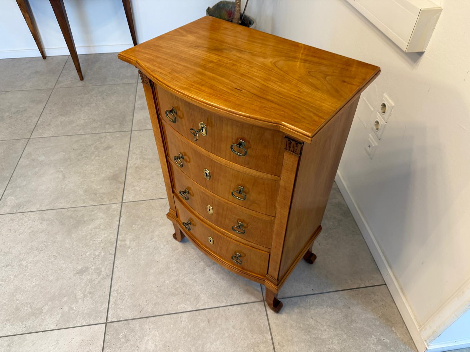 Restaurierte Jugendstil Kommode 4 Ladenkommode Nussholz G2226