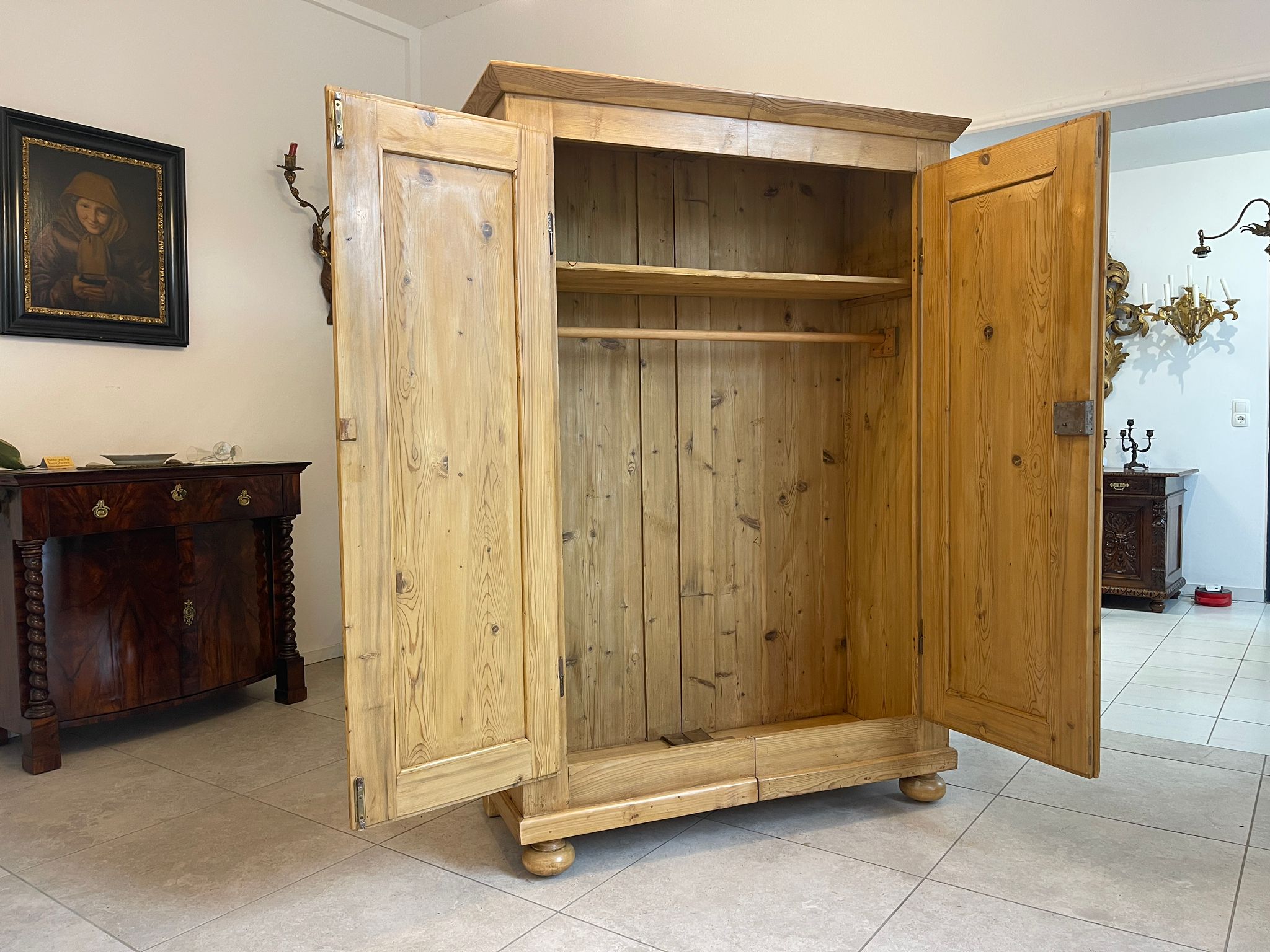 9bc1654c-c15f-4d94-8bd7-31bf77d70a3e-1 Traum Biedermeier Bauernschrank Naturholzschrank A5026
