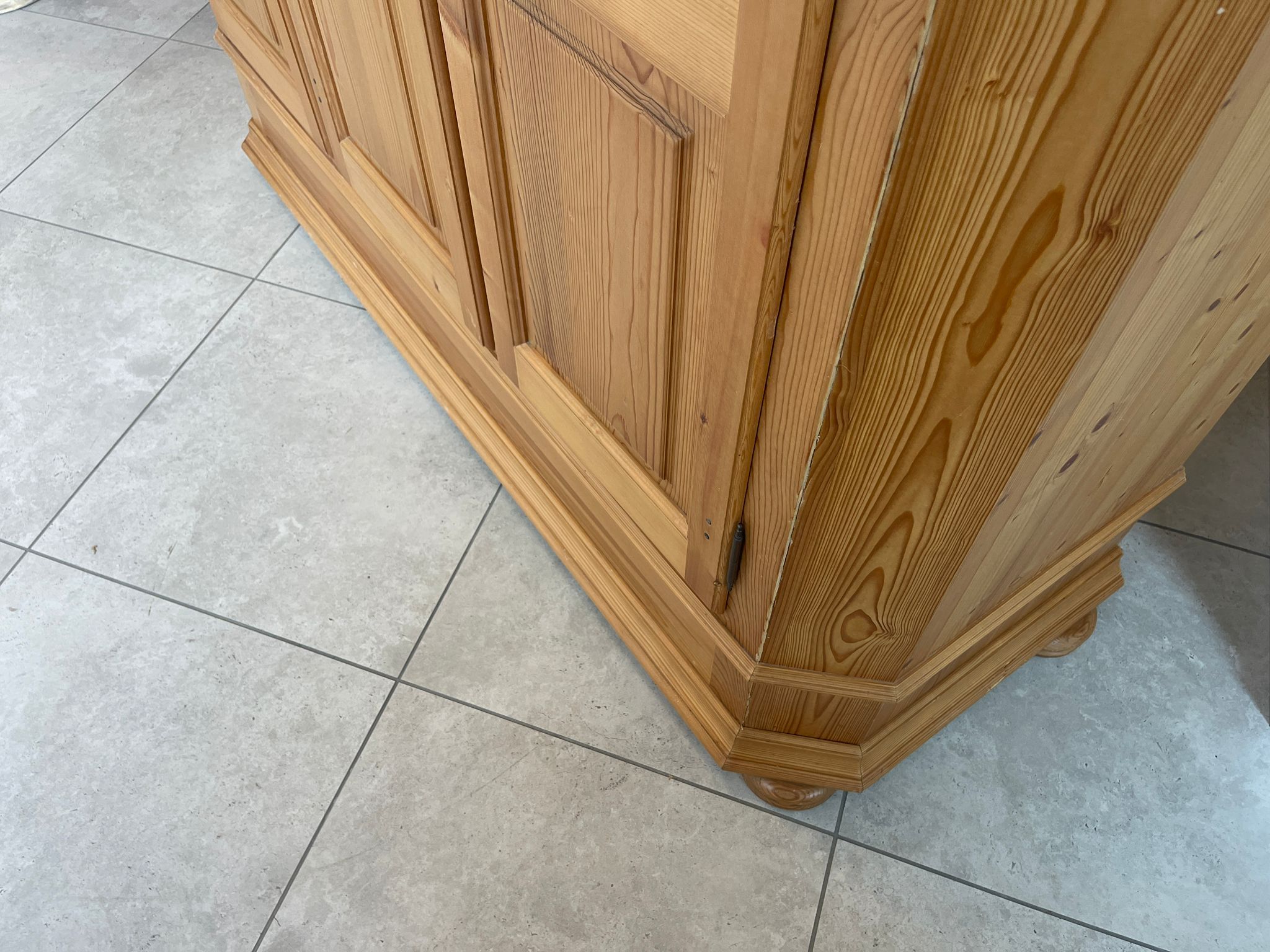 Antiker Bauernschrank teilmassiver Schrank Dielenschrank Kleiderkasten G1605