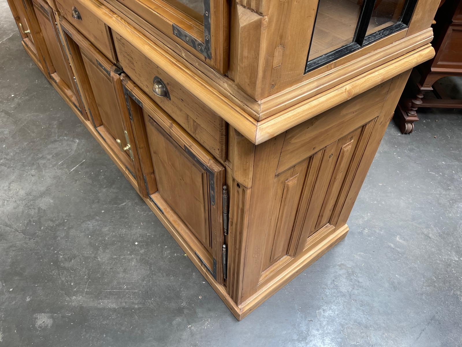 Antiker Bäuerlicher Bücherschrank Große französische Bibliotheksvitrine Glasschrank G1367