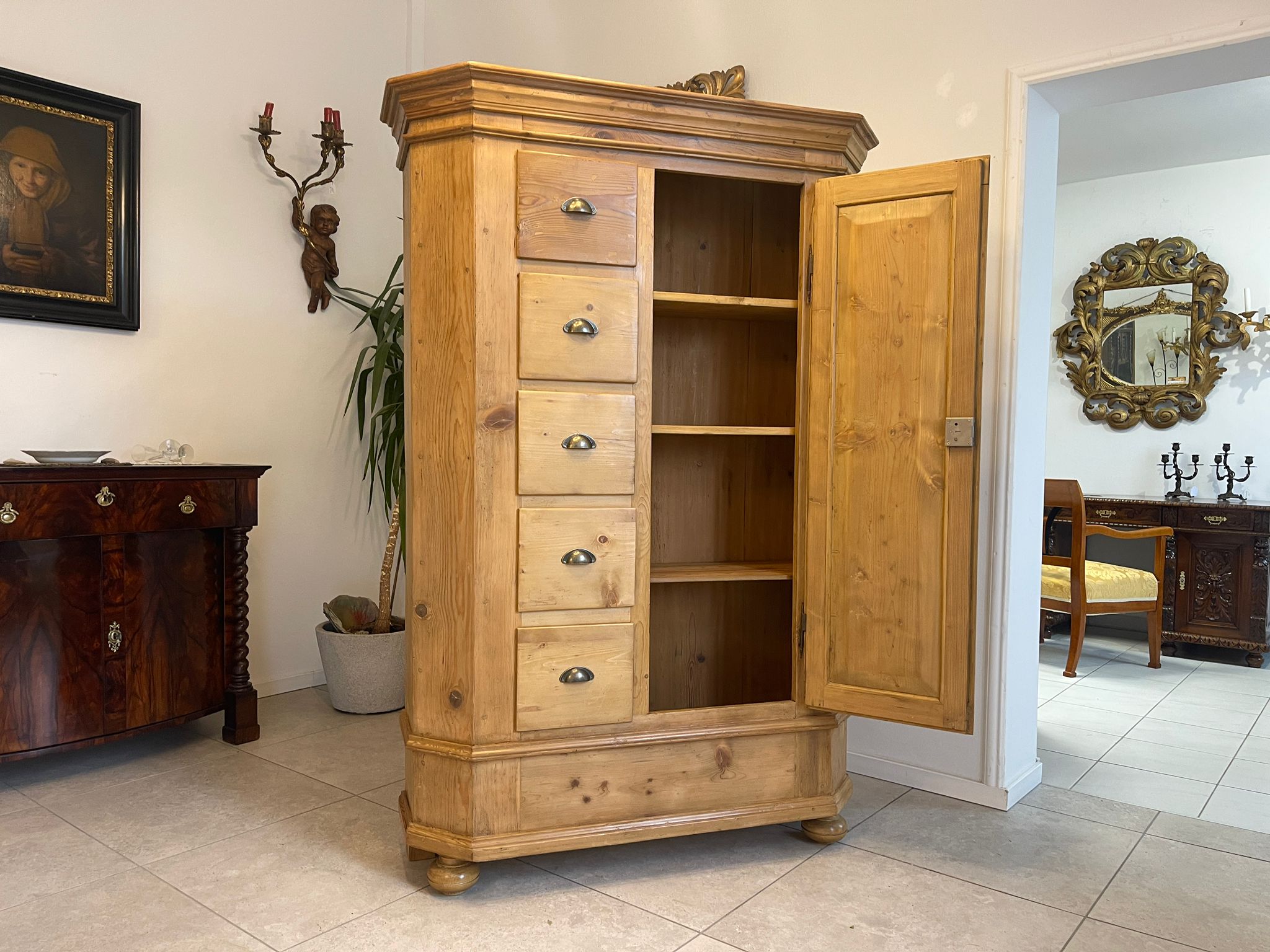 5e184781-c9cb-41fe-9865-960a04e6c5d9 Brotschrank Almerschrank Speiskasten Bauernkasten A5038